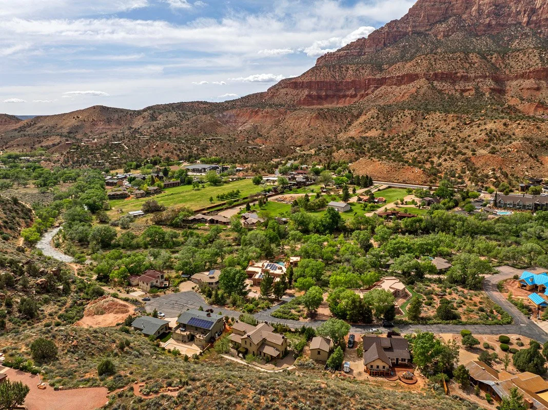 51 105_RiverBendCir_MLS-59.jpg