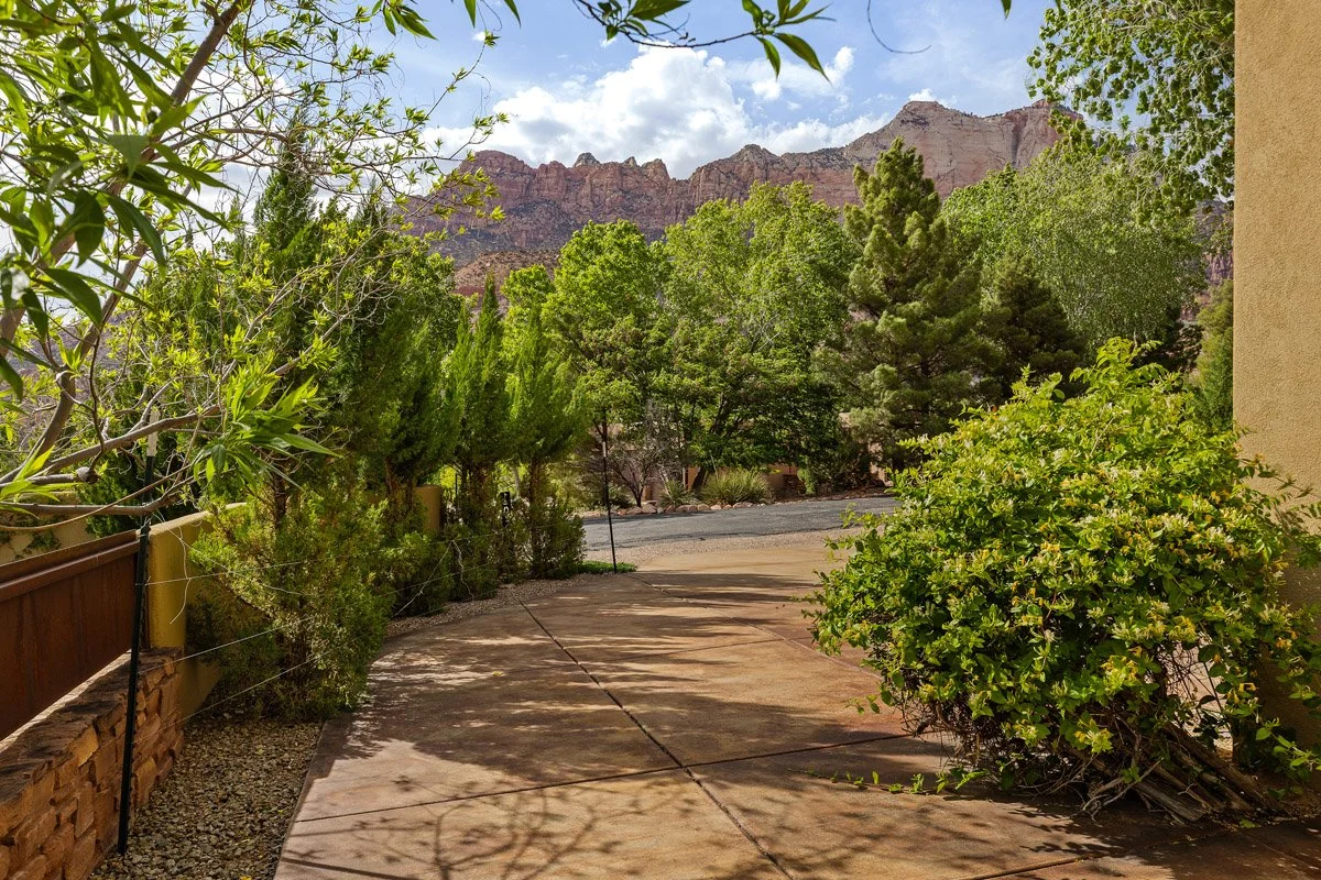 41 105_RiverBendCir_MLS-3.jpg