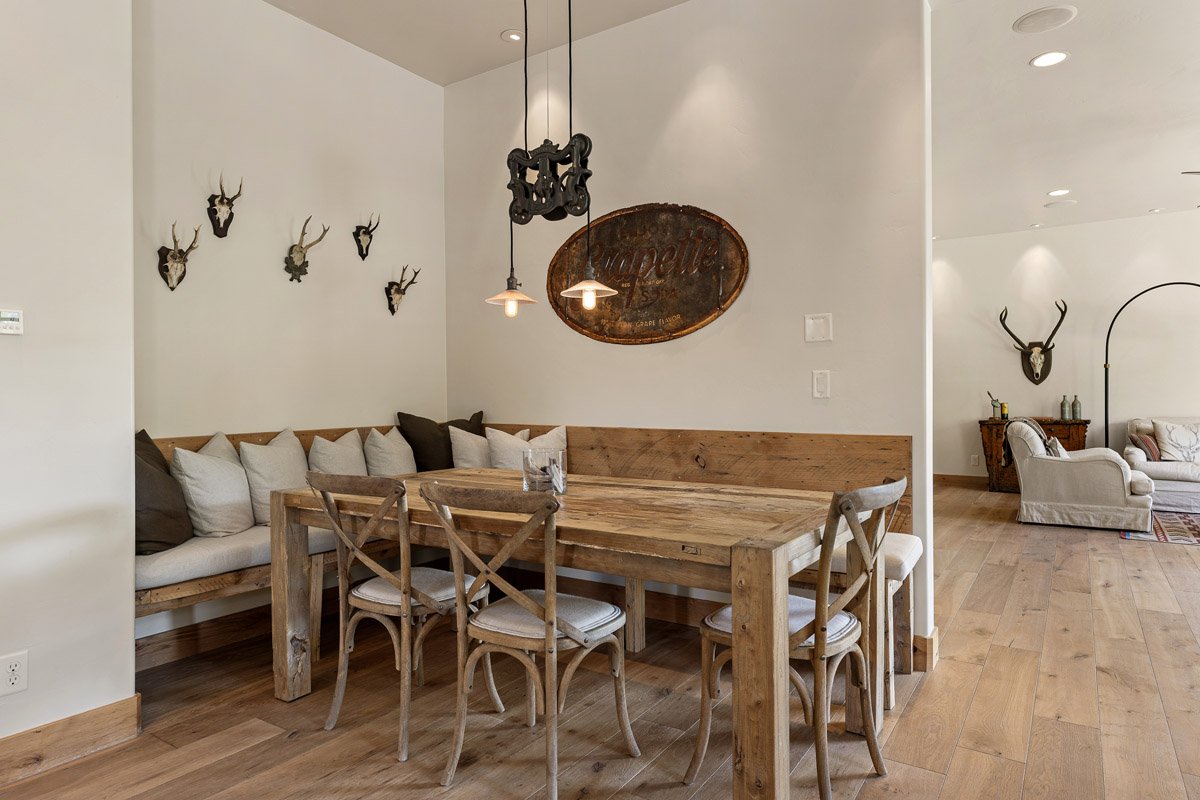 9 105_RiverBendCir_MLS-26.jpg