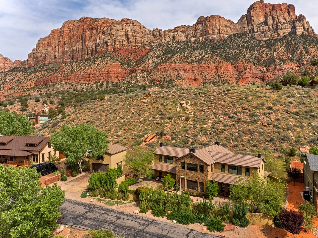 47 105_RiverBendCir_MLS-54.jpg