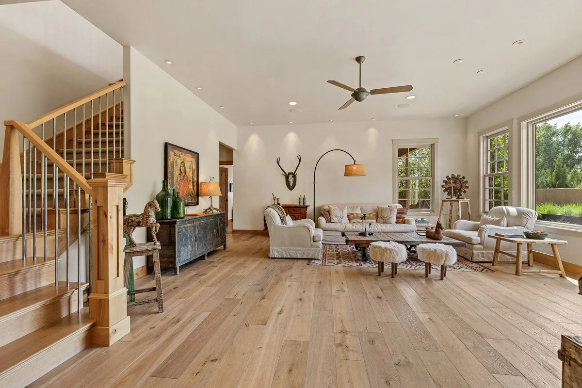 5 105_RiverBendCir_MLS-17.jpg