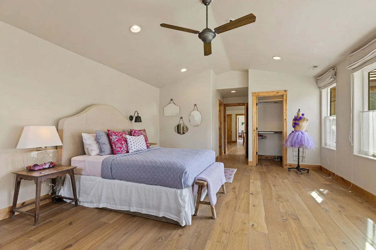 25 105_RiverBendCir_MLS-44.jpg
