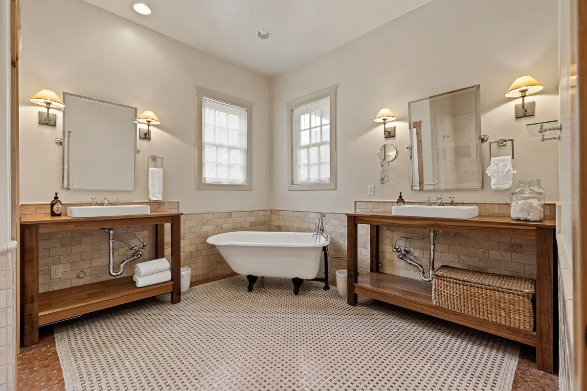14 105_RiverBendCir_MLS-35.jpg