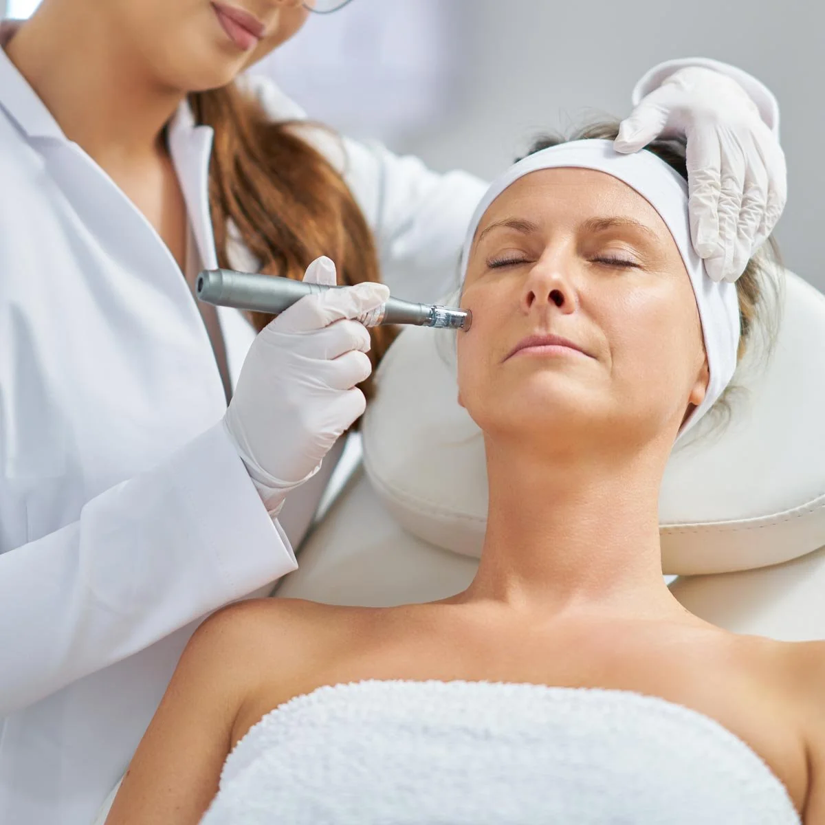 Microneedling in Commack, NY: How to Maximize Results for Aging Skin, Acne Scars, and Collagen Support