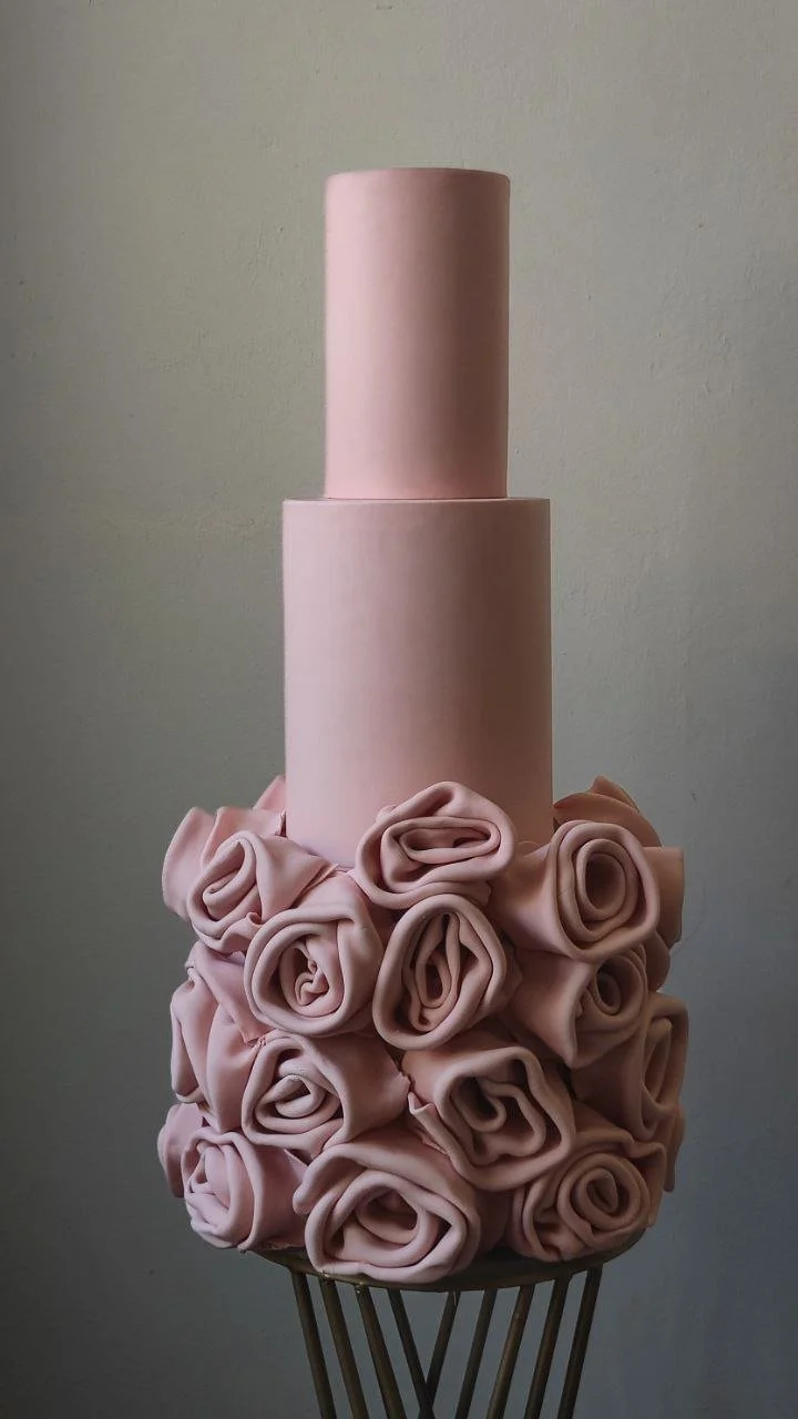 Modern luxury cake with contemporary design