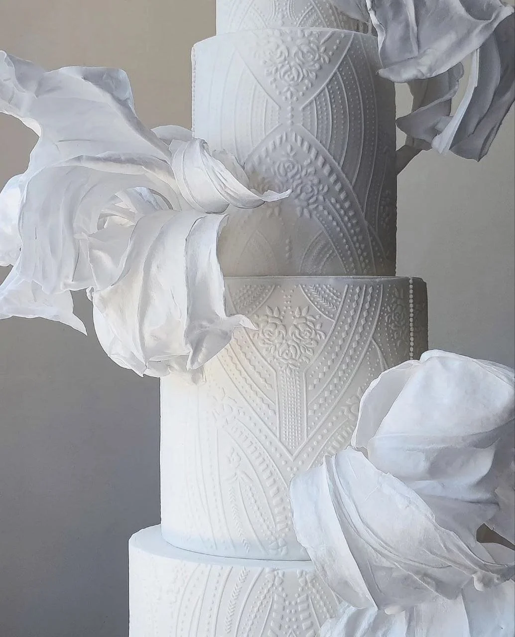 Modern luxury wedding cake with an elegant textured design
