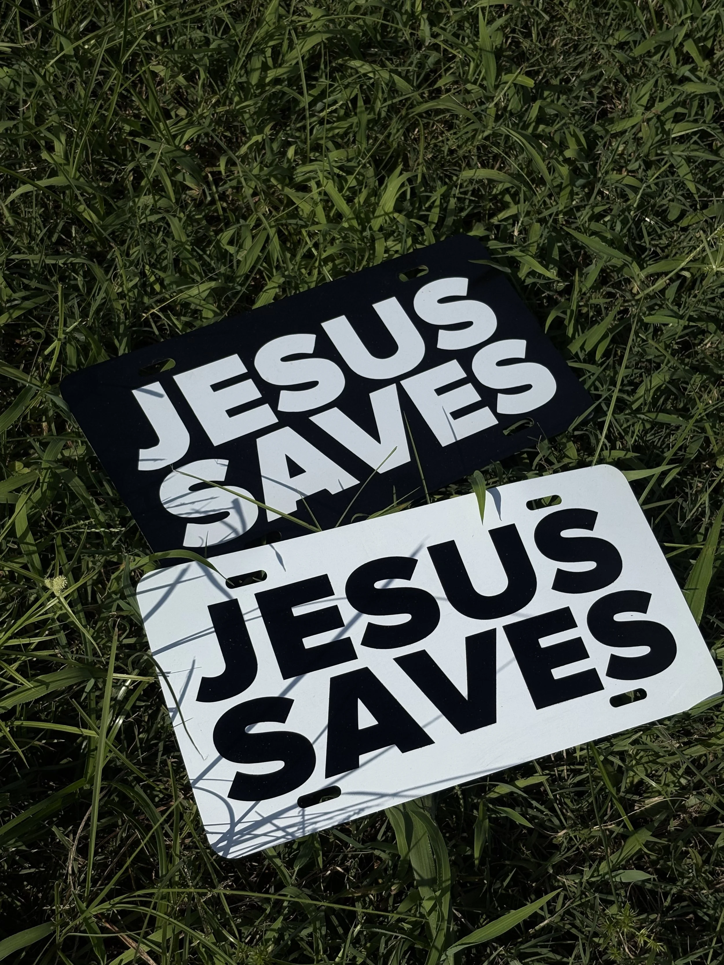 JESUS SAVES PLATE