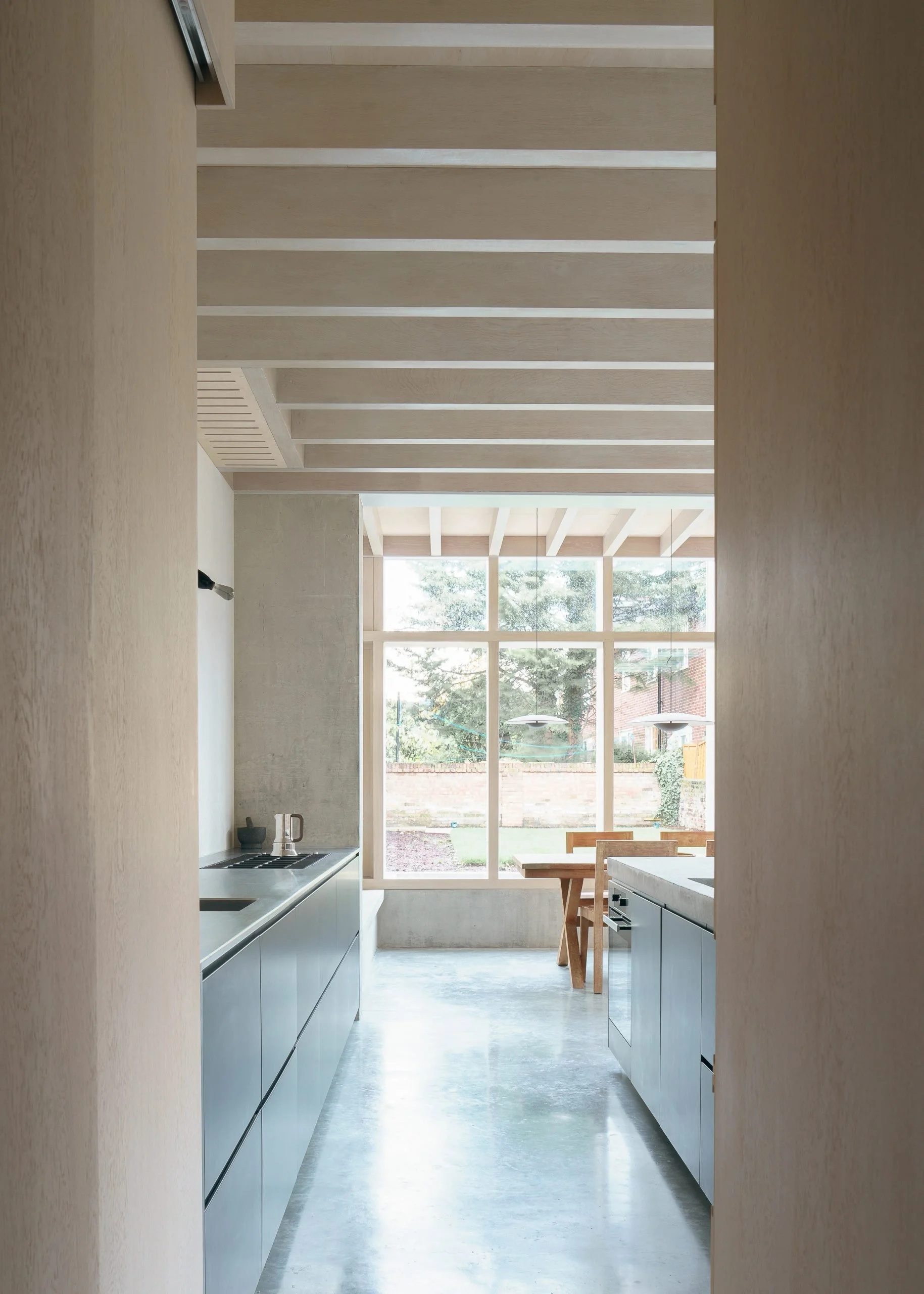 dgn-studio-concrete-plinth-house-brutalist-extension-london_dezeen_2364_col_15-scaled.jpg