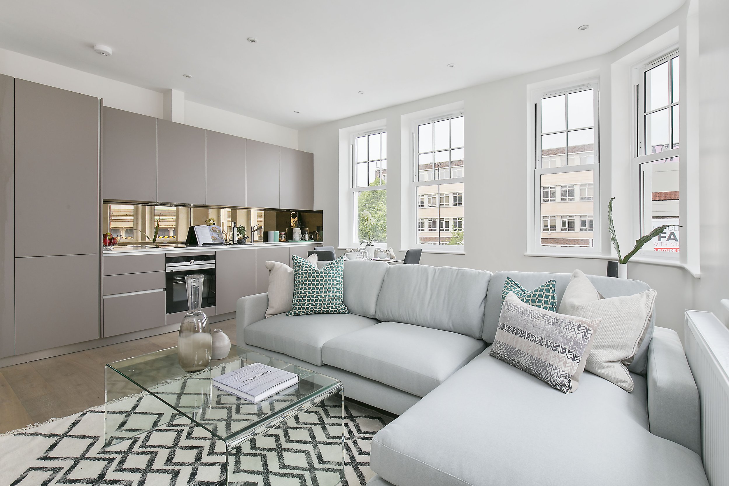 1,81 Oakmead Rd rec2.jpg