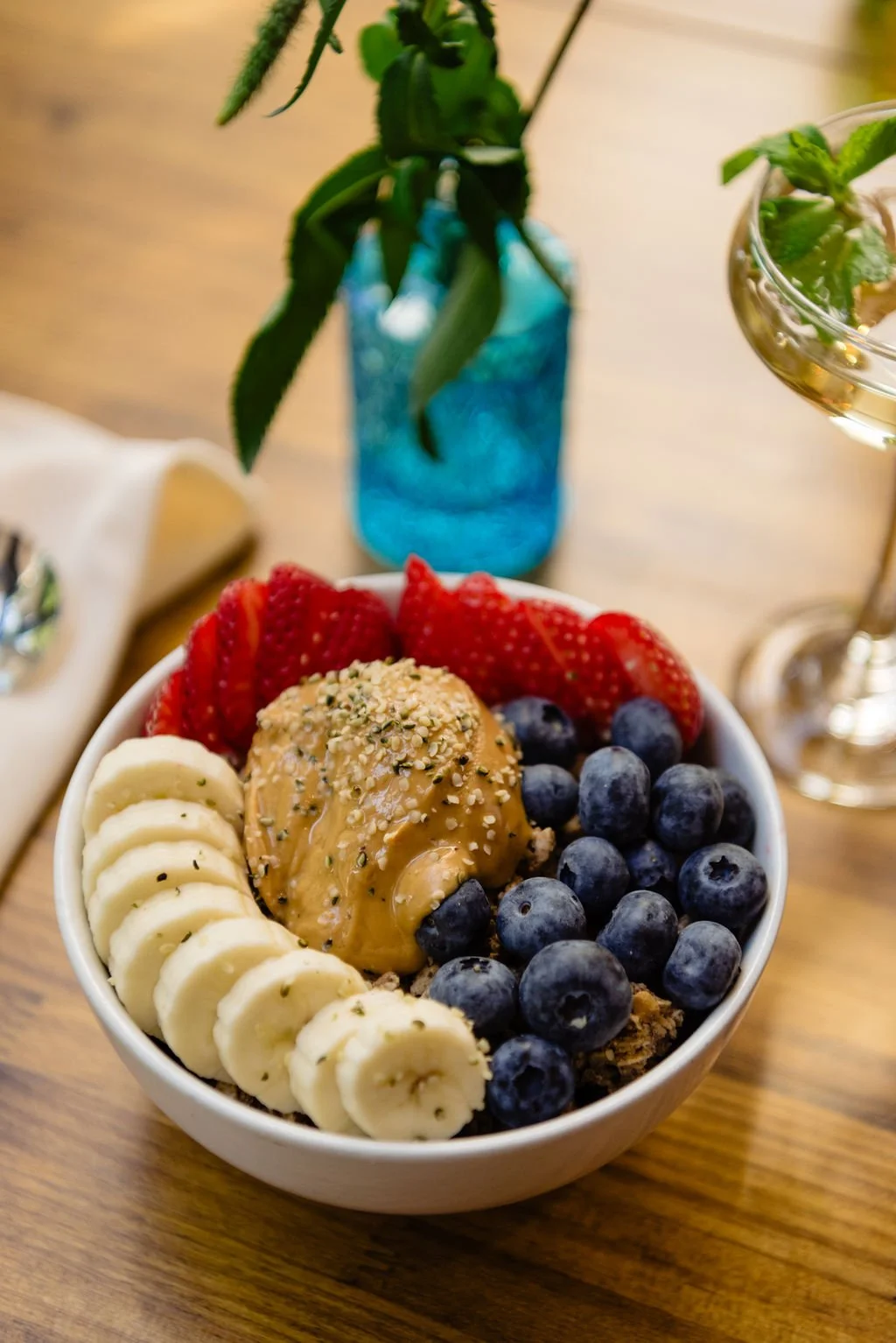  Colorful acai bowl 