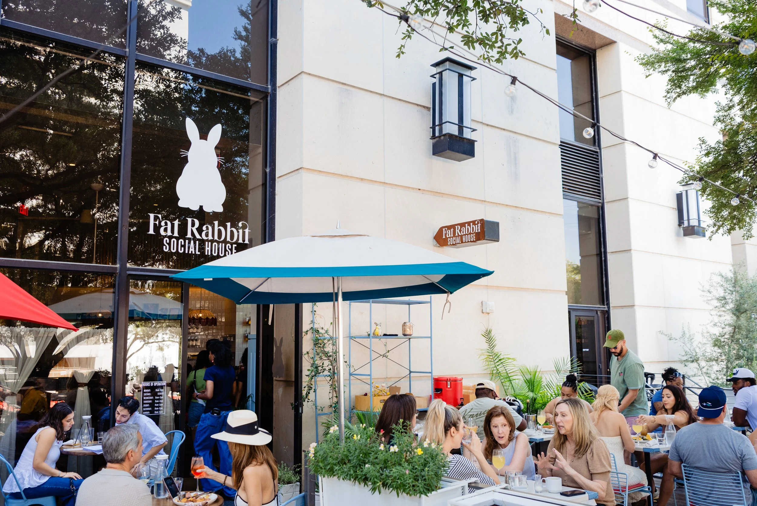 Patio brunch in downtown Austin on busy day