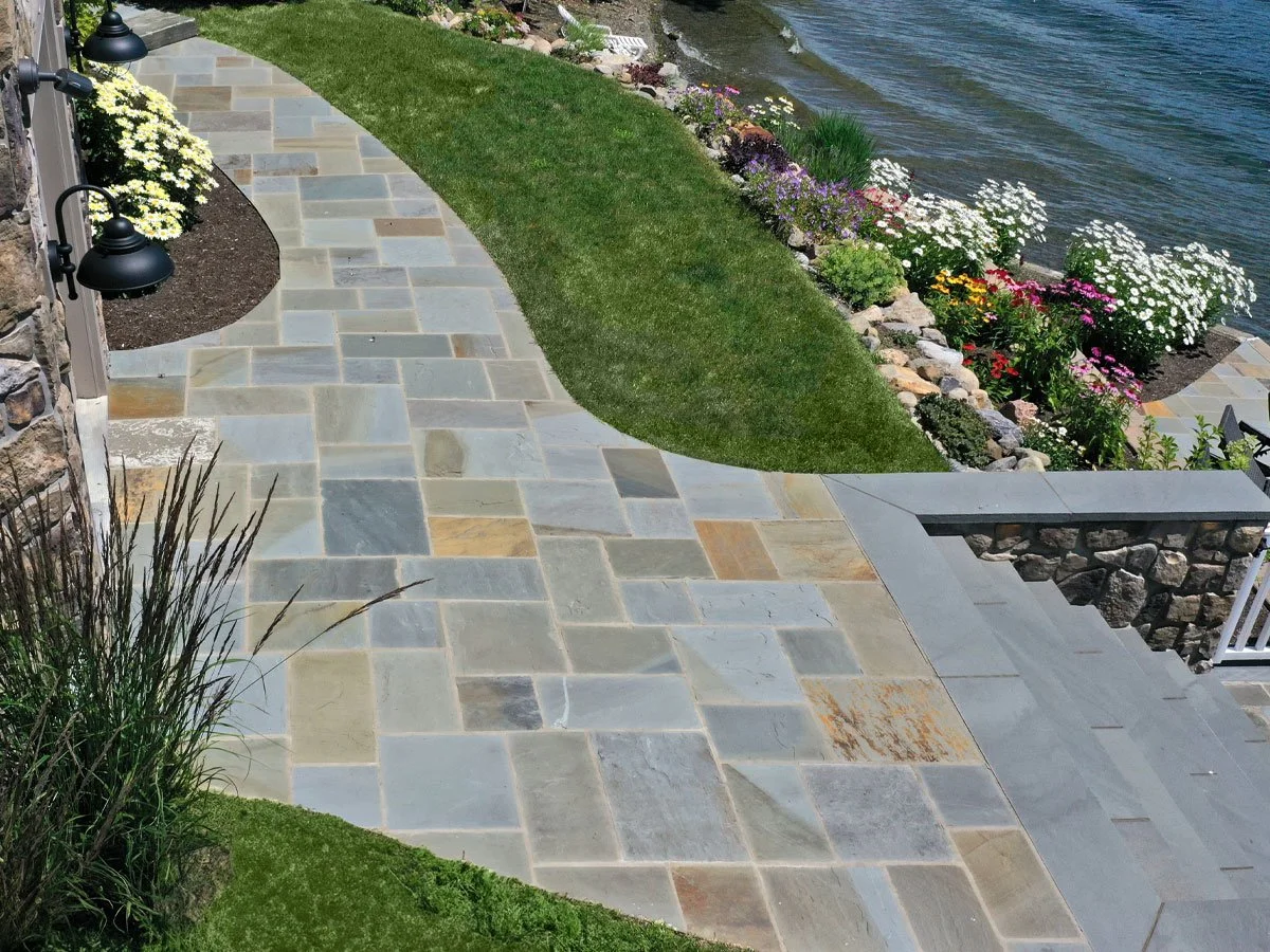 walkway1.jpg