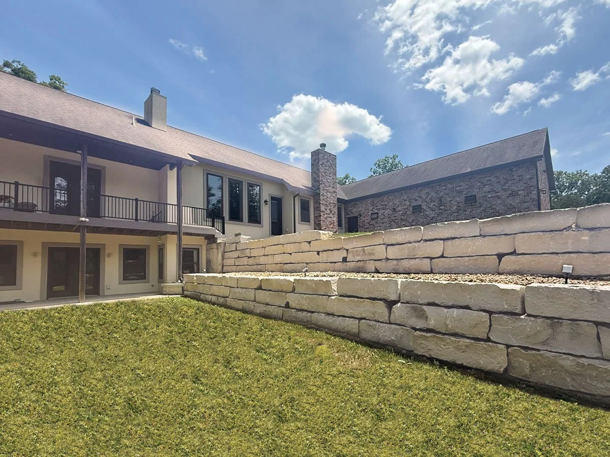 Castlewood-Ledge-RockRetaining-Wall.jpg
