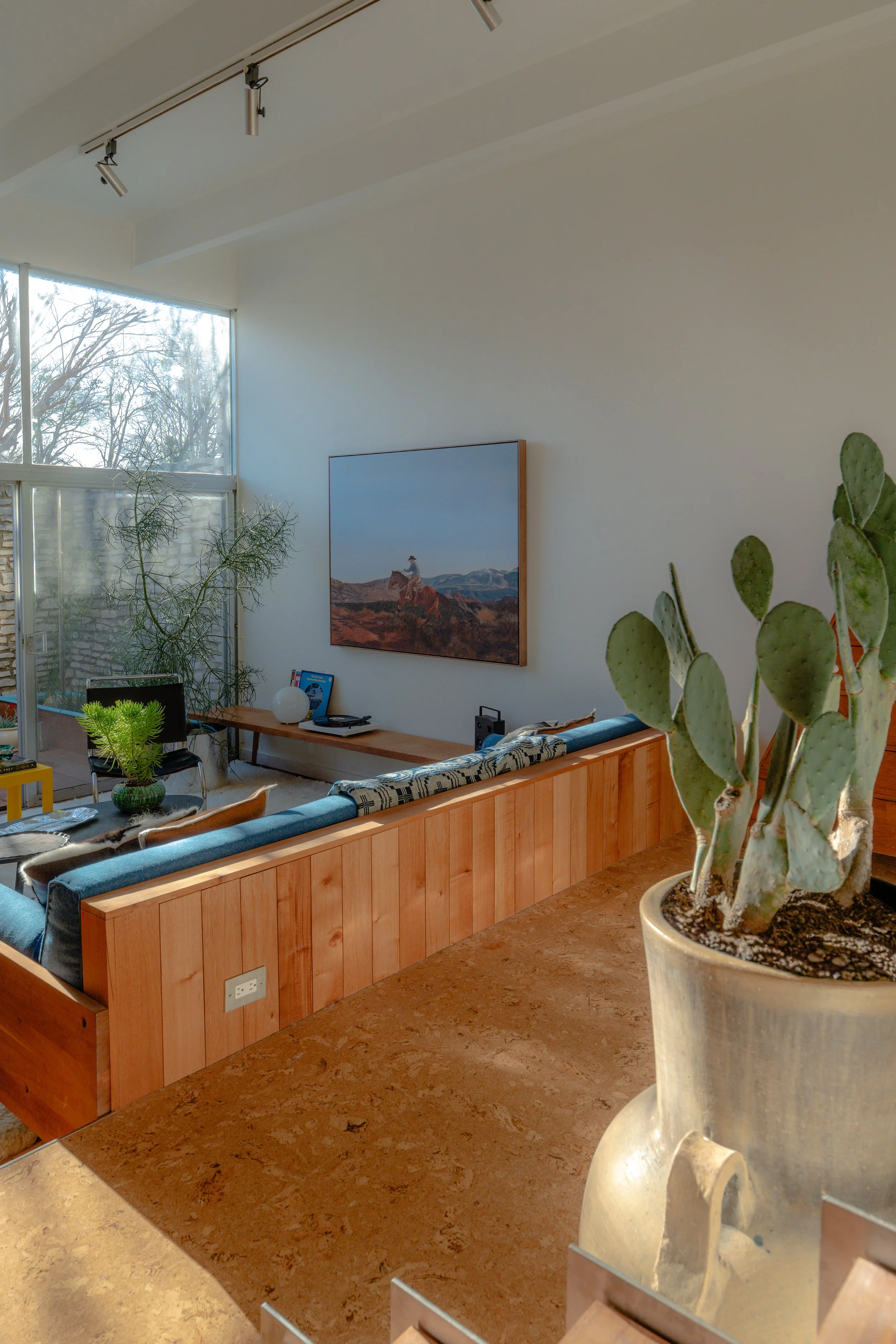 Rear Livingroom.jpg