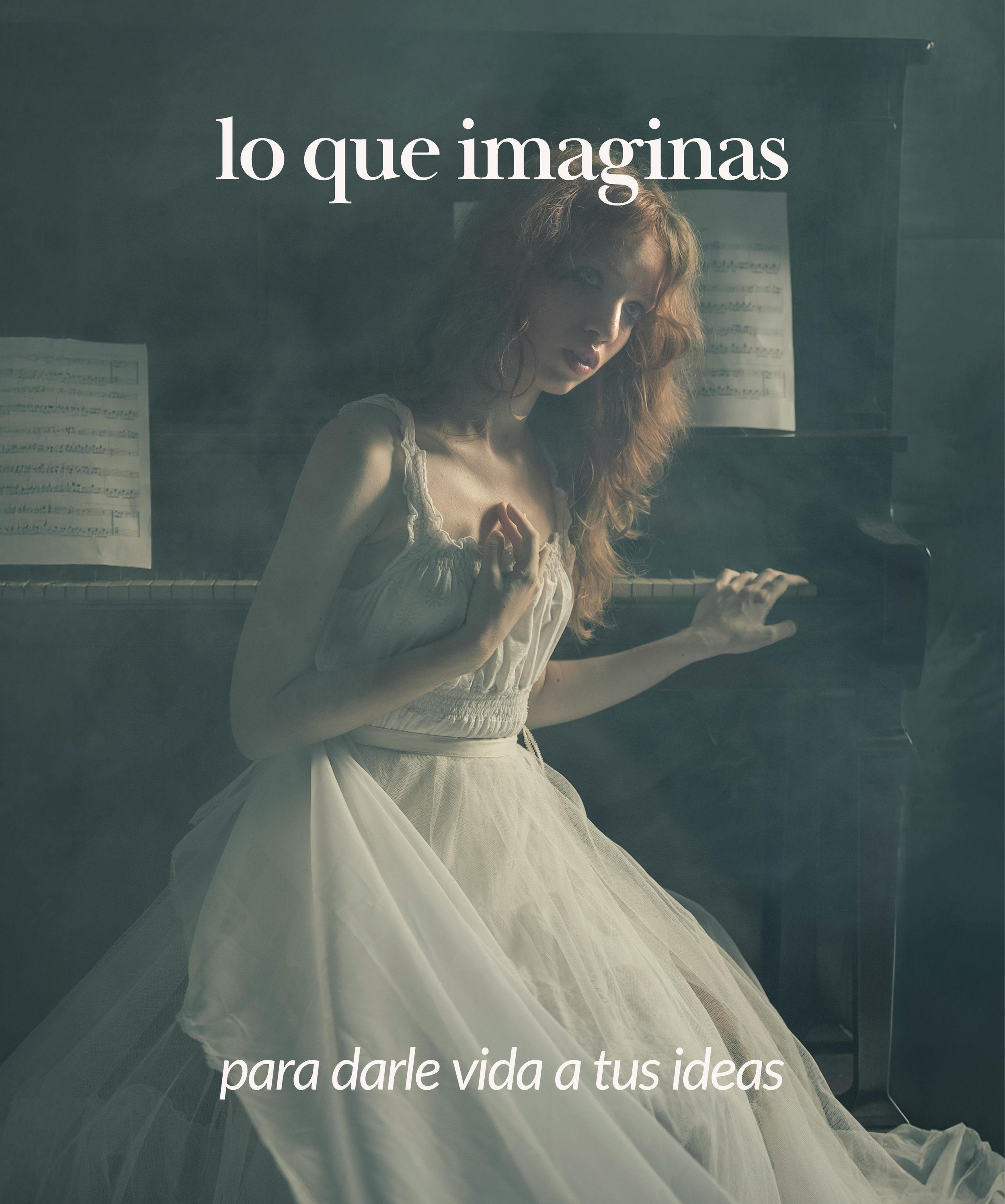 Mujer con cabello rizado y vestido blanco en un piano, con partituras en el fondo, y texto en la imagen que dice "lo que imaginas para darle vida a tus ideas".