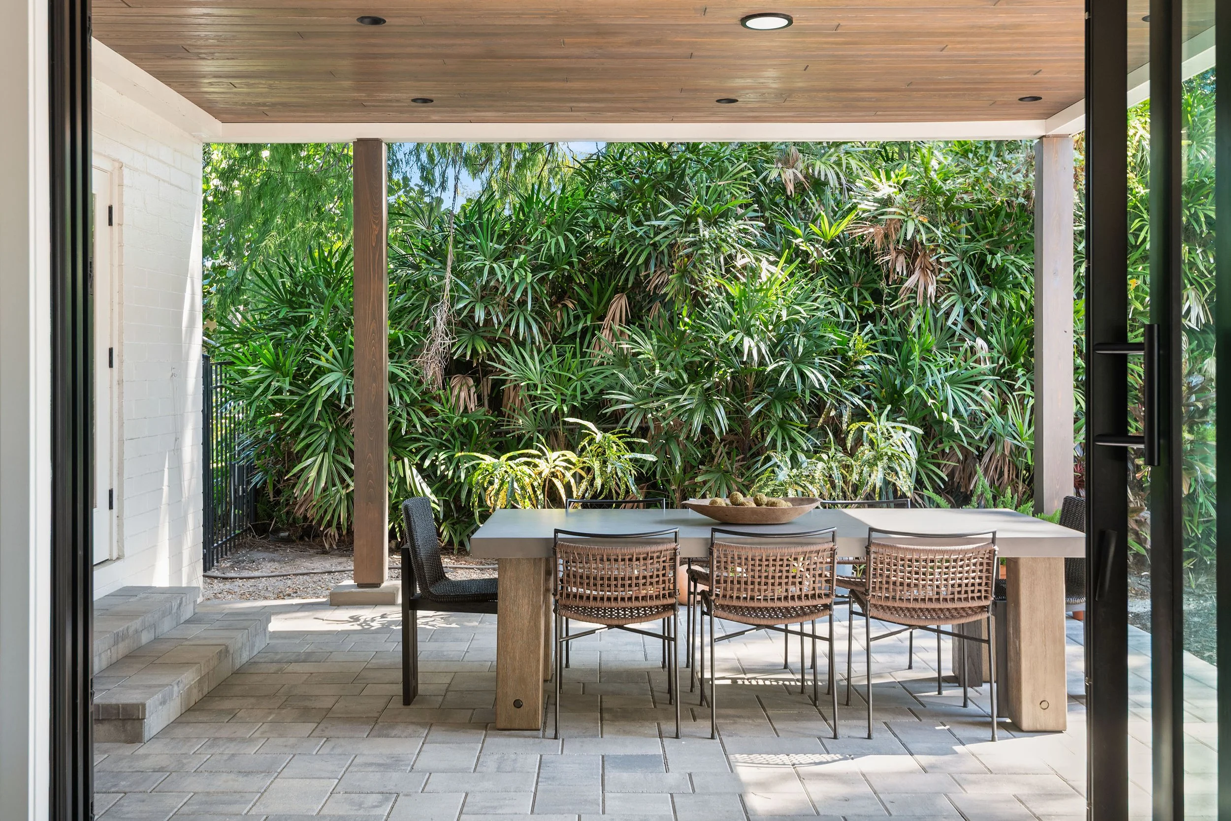 PAVA ATELIER_interlaken-covered-outdoor-dining