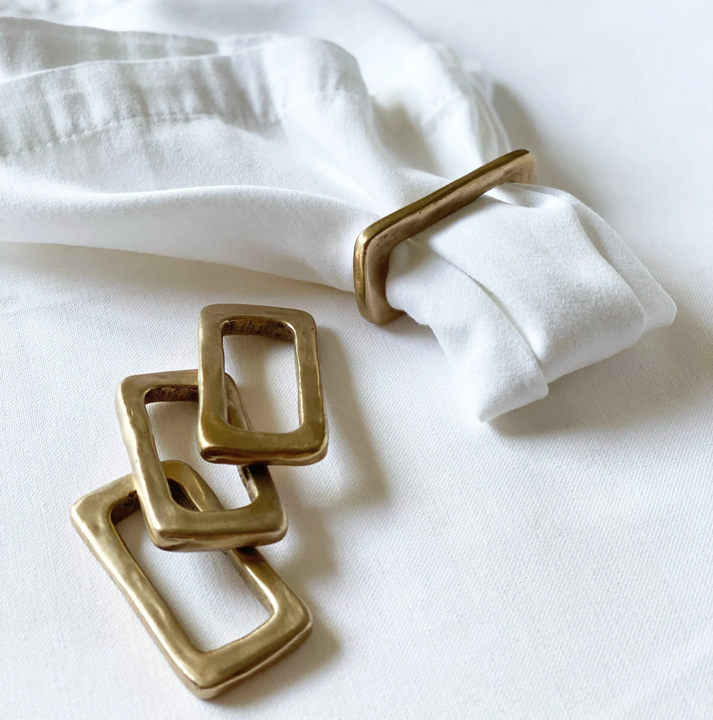 marco-rectangular-bronze-napkin-rings.JPG