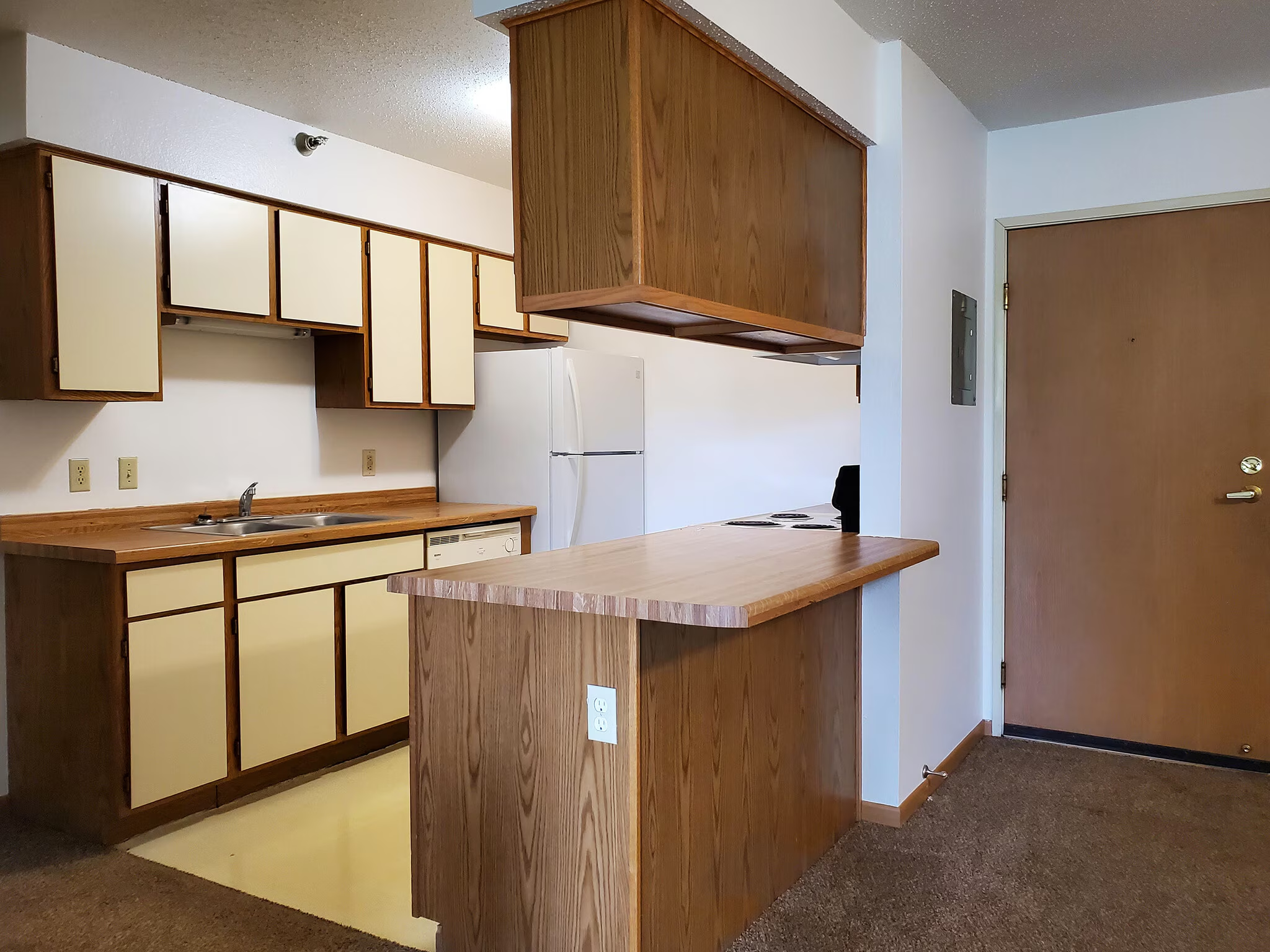 oak-hills-manor---ages-55-circle-pines-mn-building-photo.png