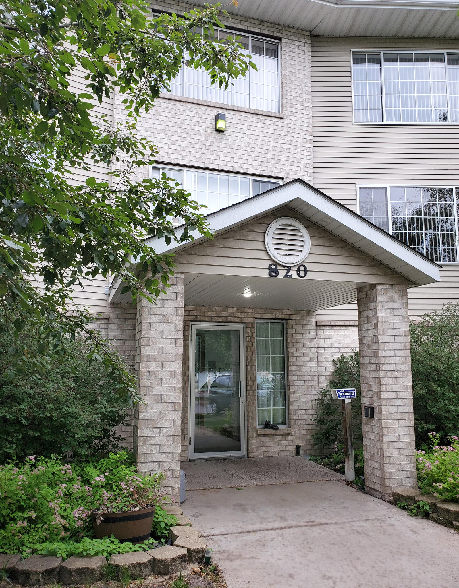oak-hills-manor---ages-55-circle-pines-mn-building-photo (2).png