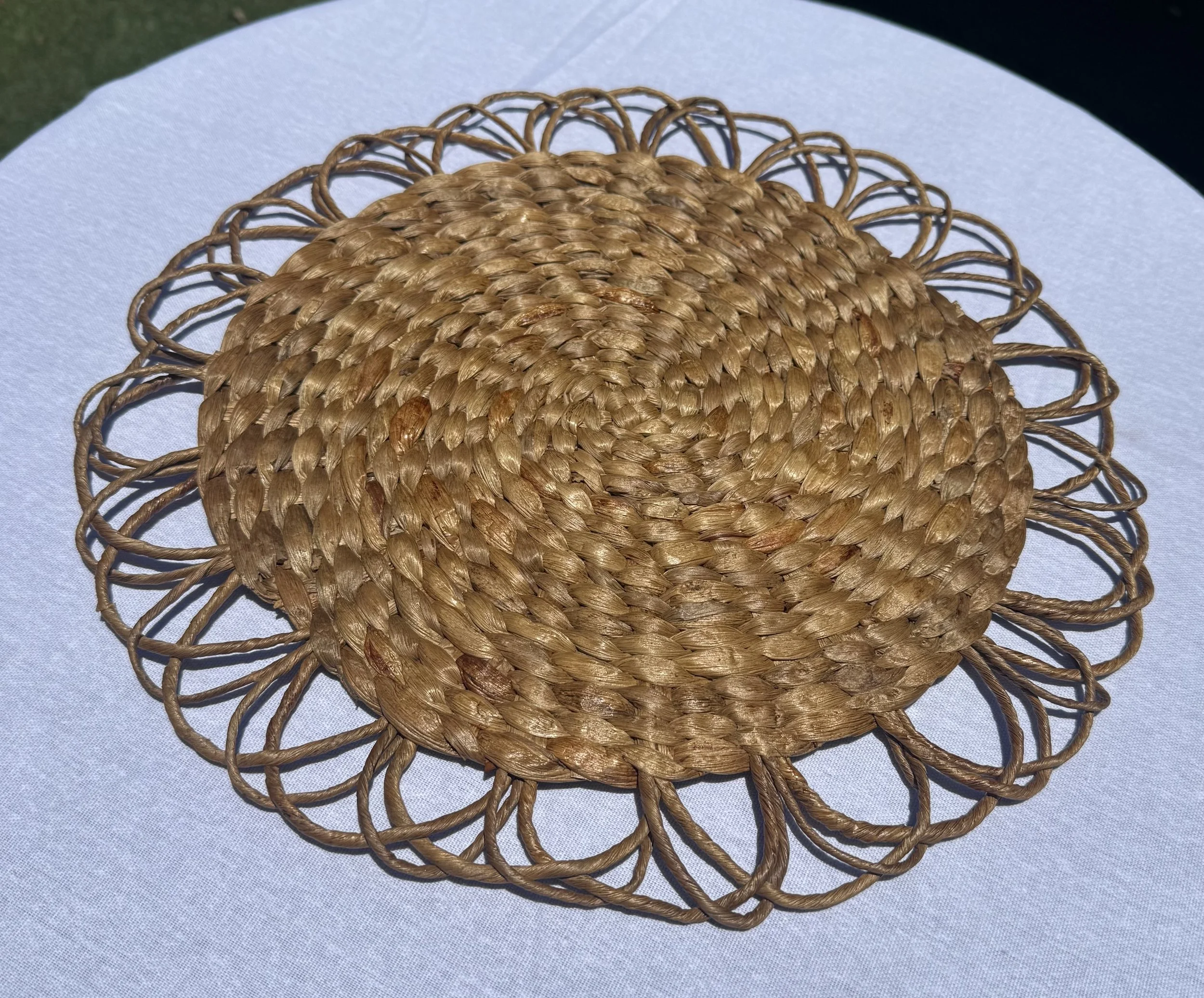 Wicker flower charger plate