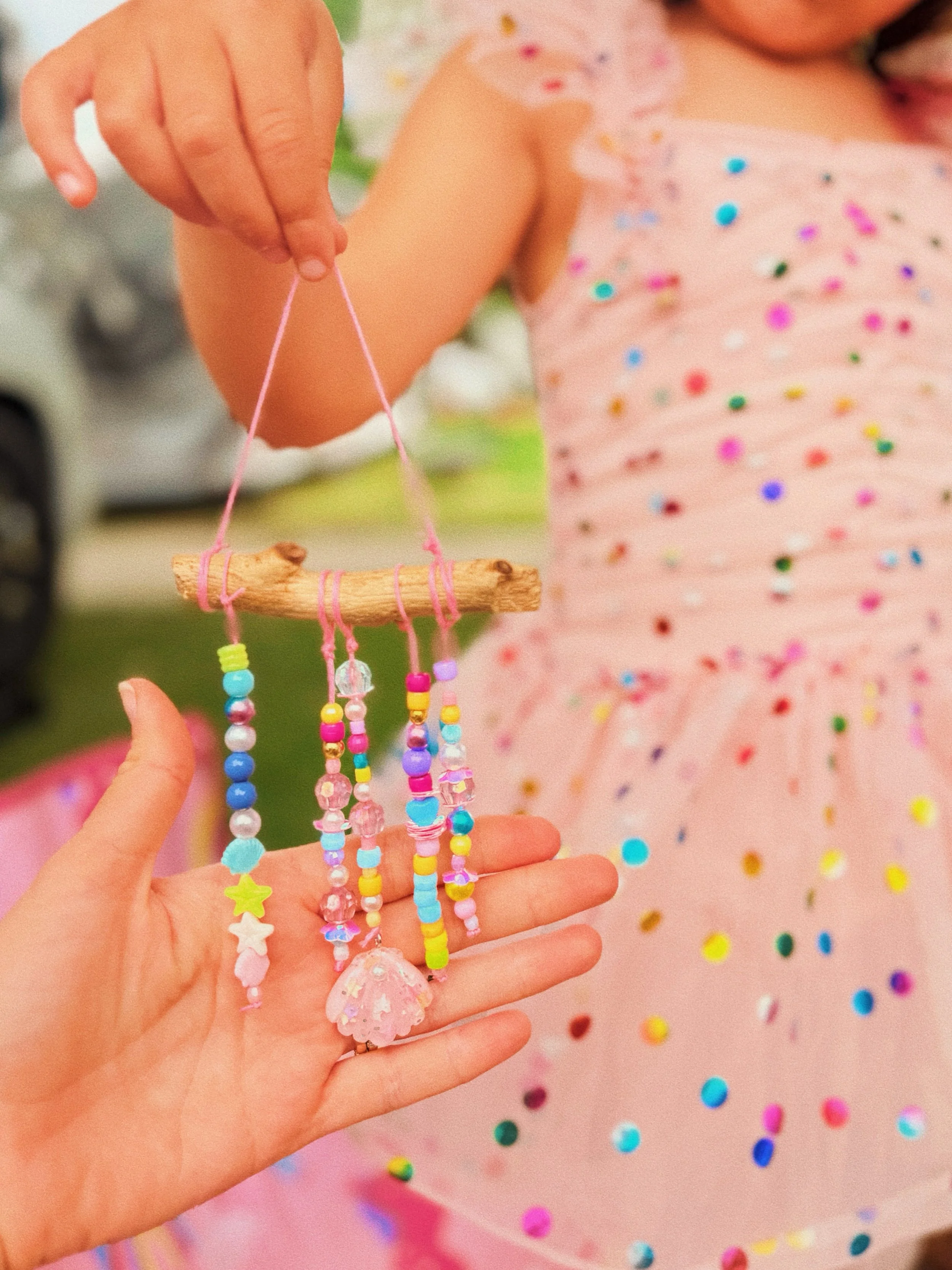 Sometimes a slow day is all we need 💕✨ 

After a busy couple of weeks in the Dolomites when we arrived in Austria we found a nice little campsite to settle down for the week. Whilst Neil has his meetings, me and Lily got the crafts out. We made pret