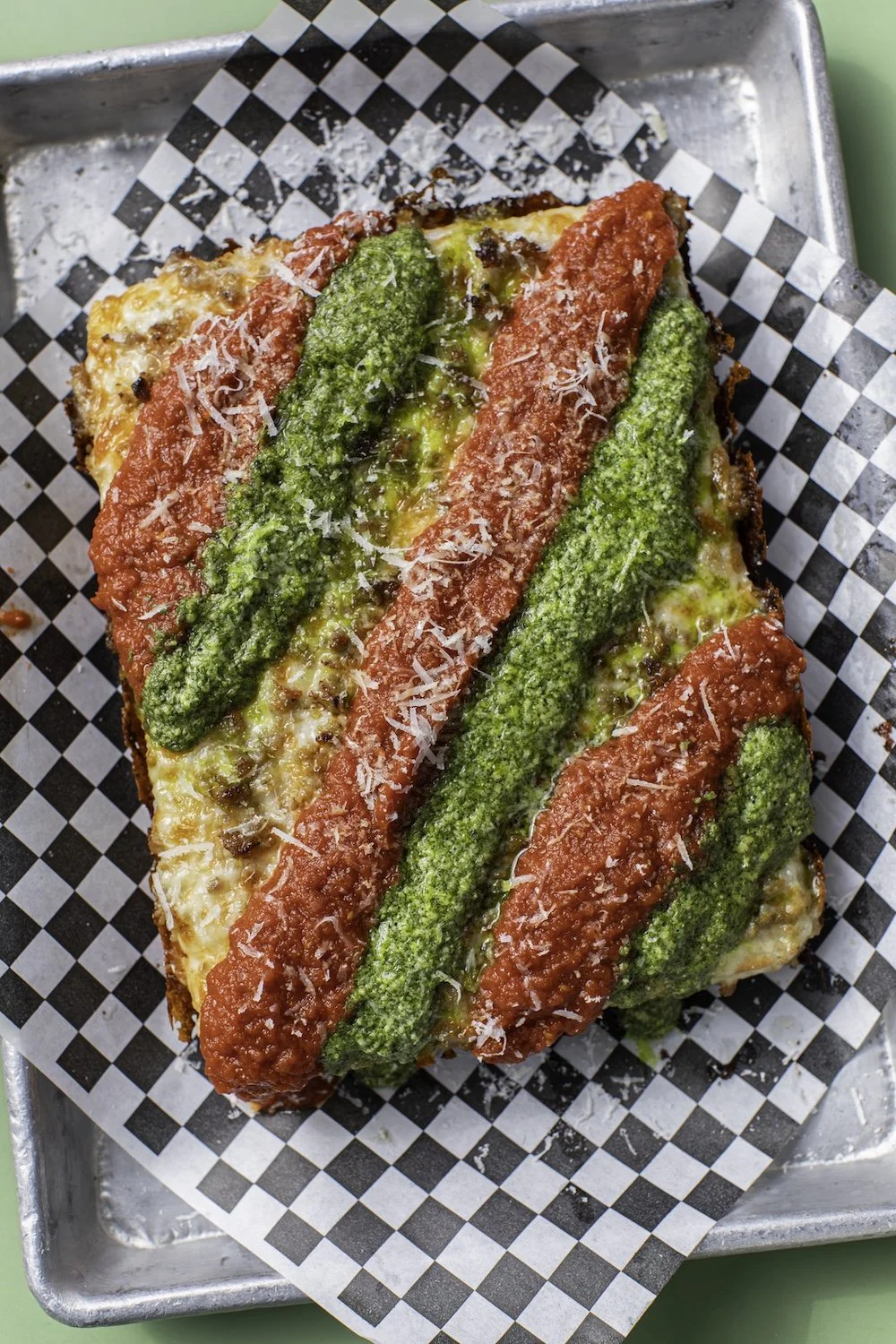 Grande cheese Italian sausage, pesto, Cali vine-ripened tomato sauce, caramelized cheese skirt