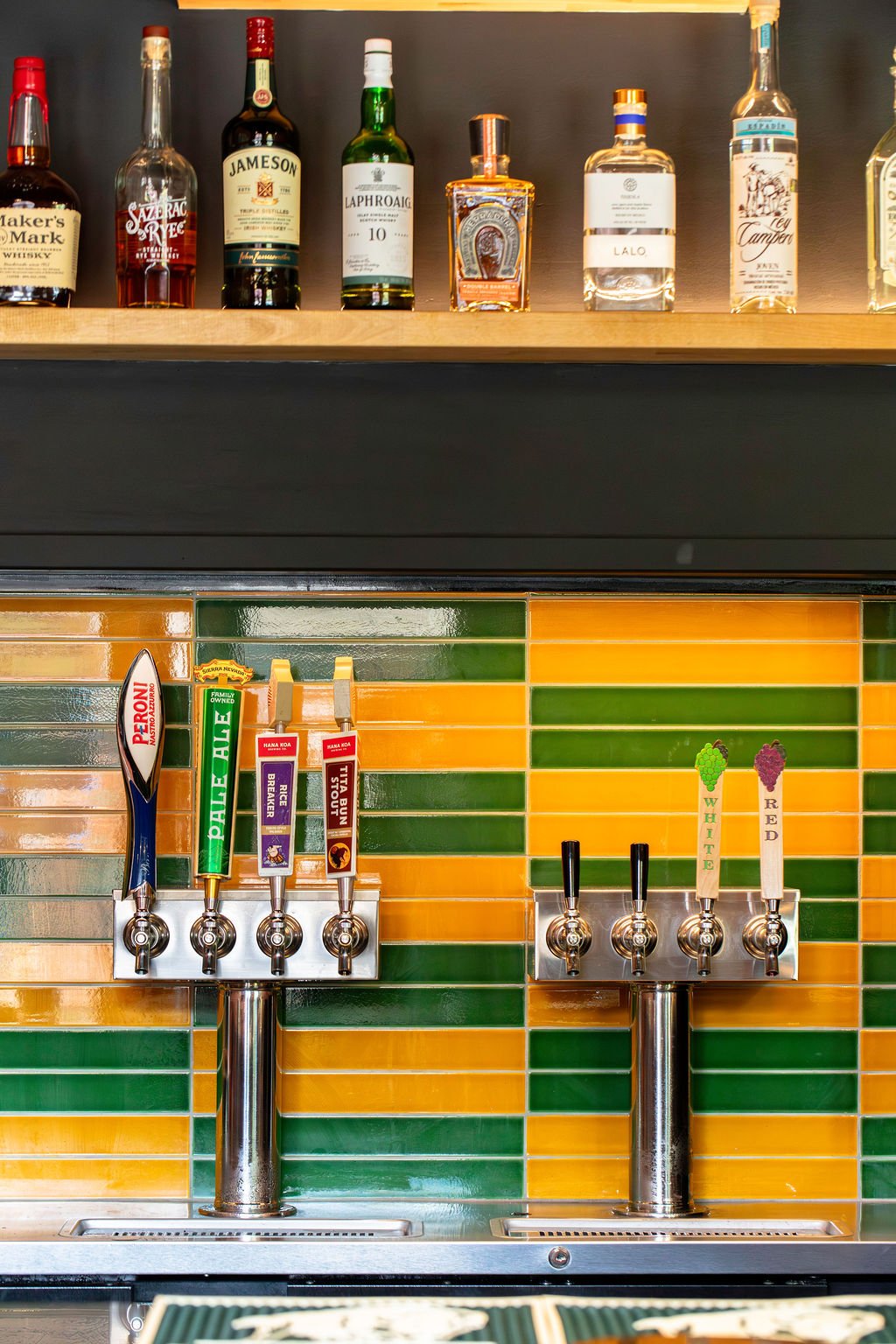 Bar taps image: Pizza Mamo beer taps and bar in Chinatown Honolulu