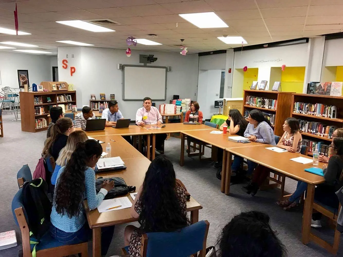 Sergio Troncoso with students of Horizon High School, Horizon, TX, 2017.