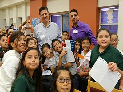 Sergio Troncoso with fourth graders at library of Cadwallader Elementary School, El Paso, TX, 2014.