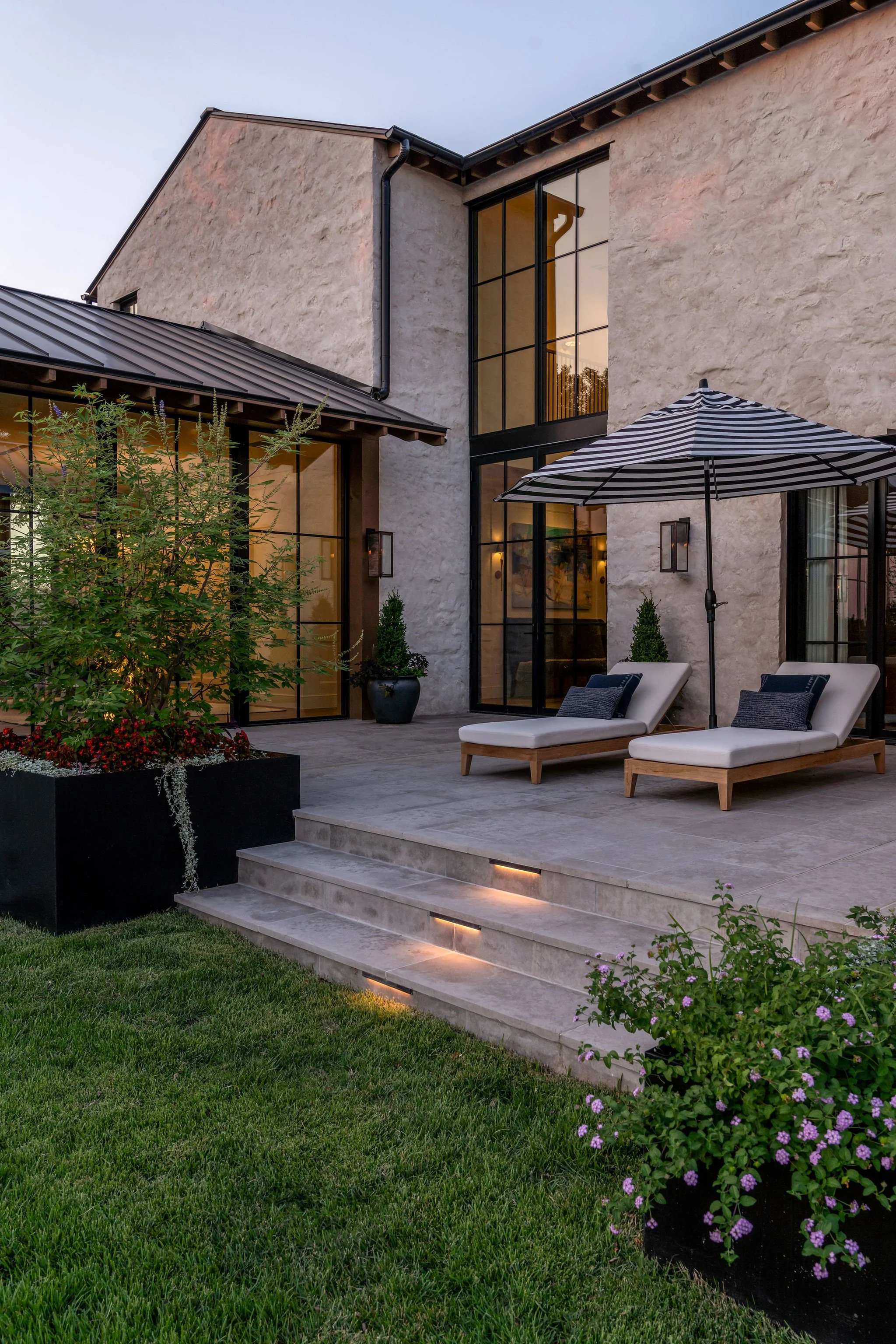 MangumBuilders_Bluffview_ModernBuild14.jpg