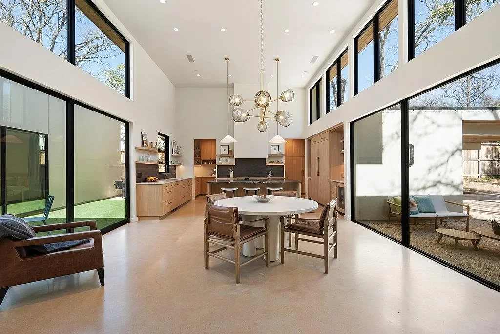 MangumBuilders_Westgate_ModernBuild05.webp
