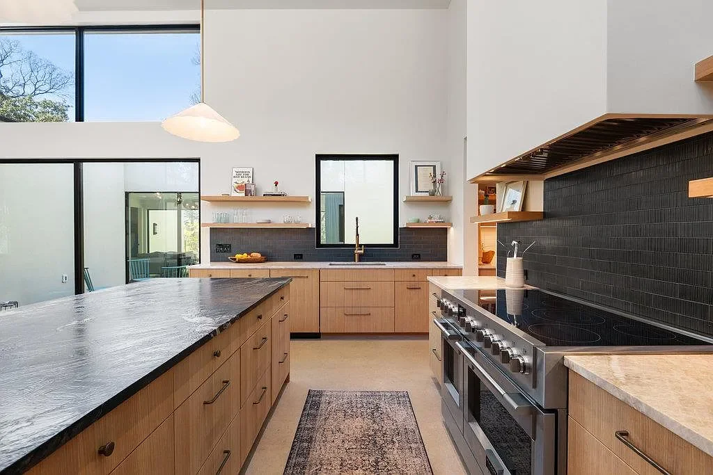 MangumBuilders_Westgate_ModernBuild14.webp