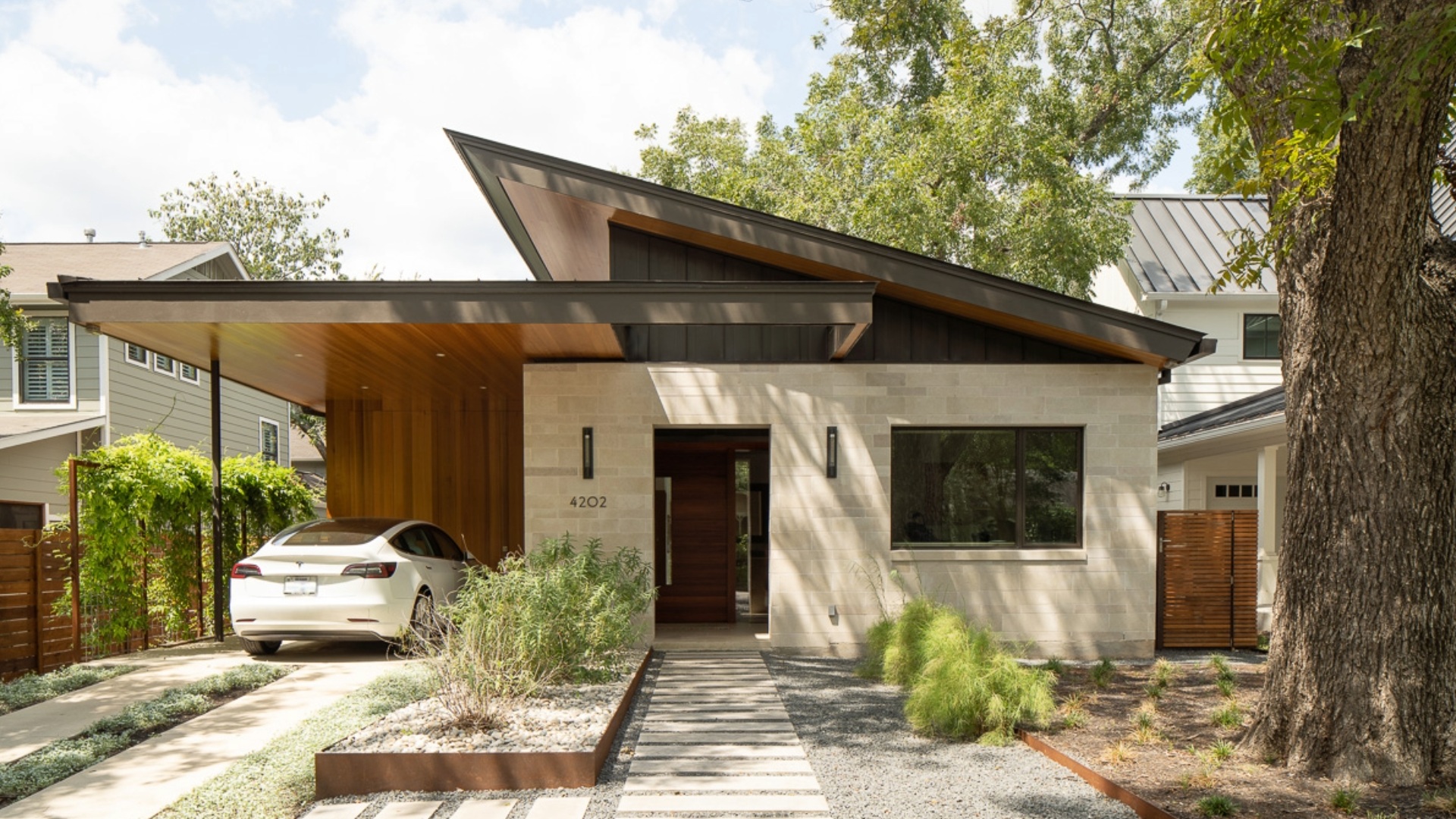 MangumBuilders_RamsyAve_ModernBuild_Edit4-6.png