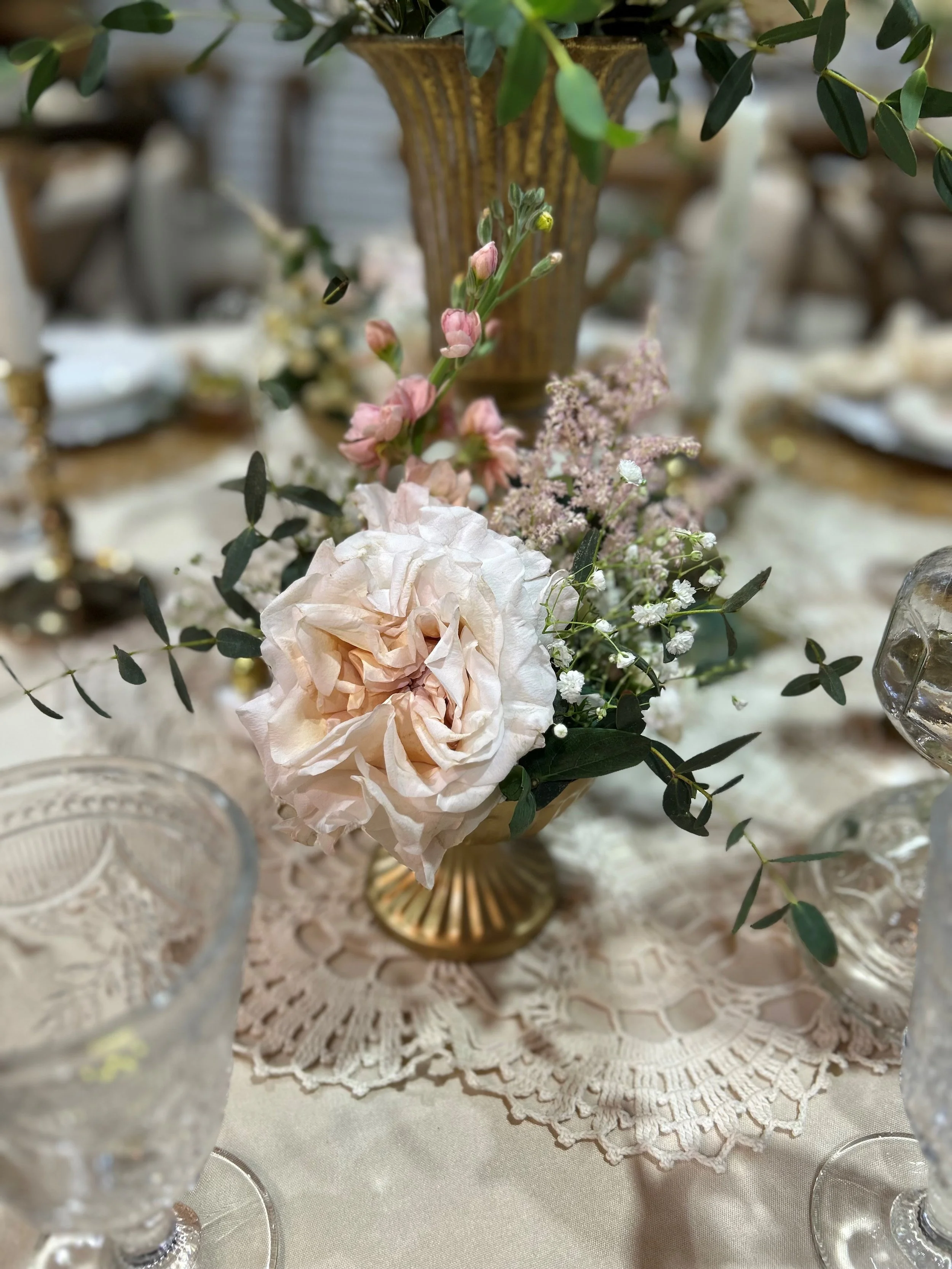 mallory bud vase.jpg