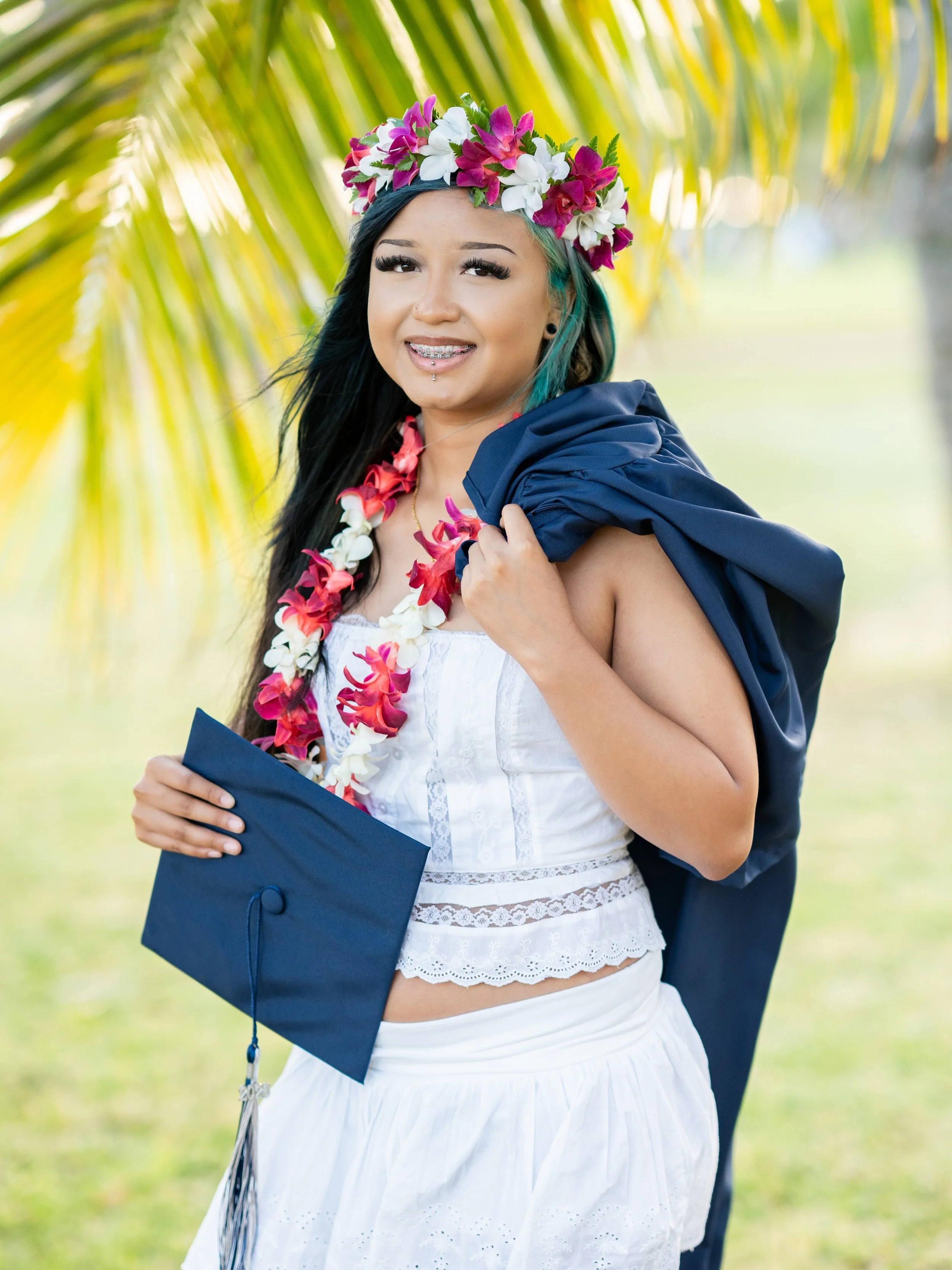 Khimmora flew over to visit Hawaii right before her high school graduation and picked a beautiful evening and location to get some graduation portraits done 🌺 She&rsquo;s heading into nursing school shortly and it was such a pleasure to get to meet 
