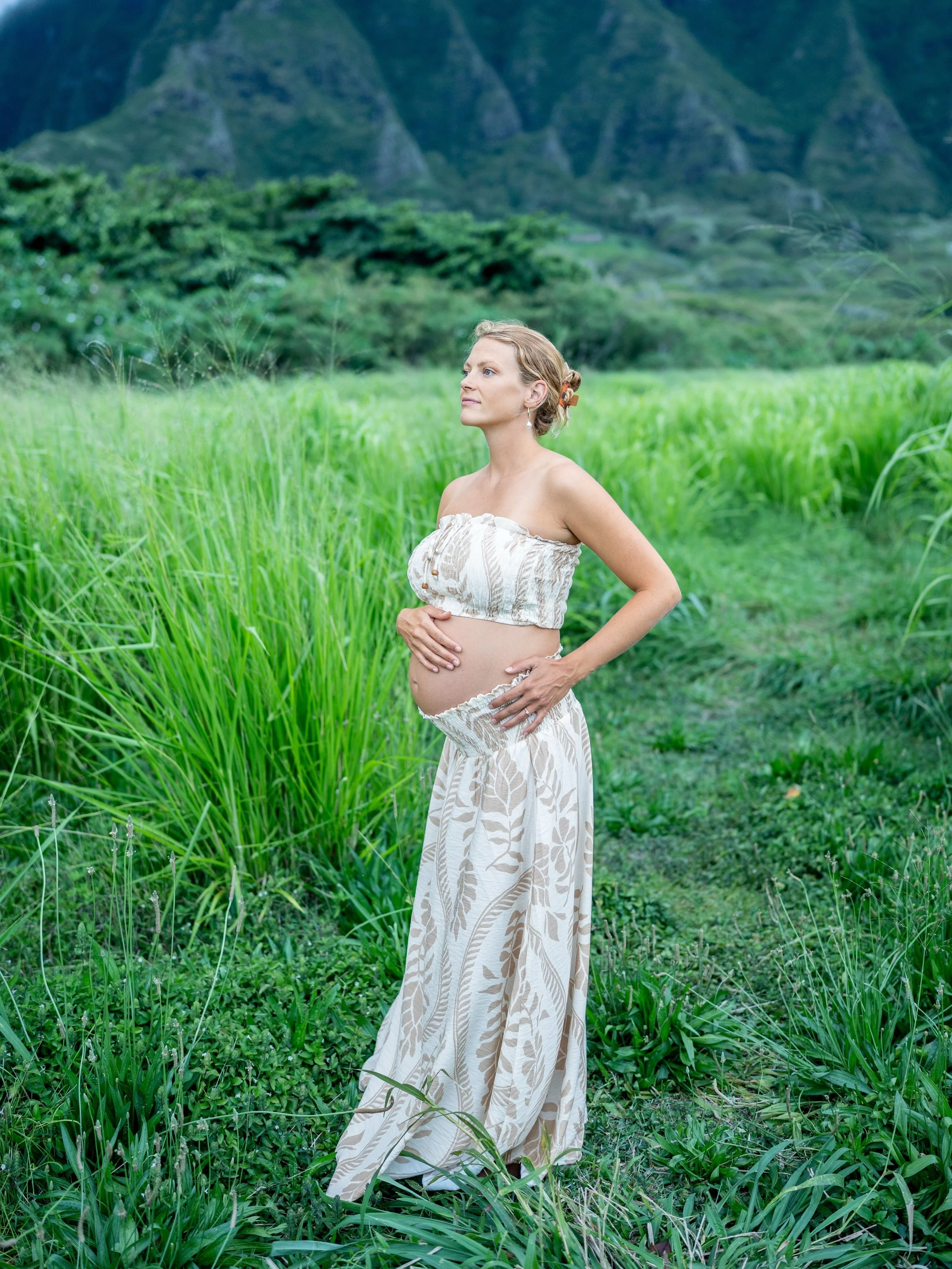 There&rsquo;s something so sweet and tender about being around new parents-to-be, and that feeling is especially prominent with Sable and Jadon 🤍 So excited for them to welcome their little ocean girlie soon!

&bull;
&bull;
&bull;

#oahumaternitypho
