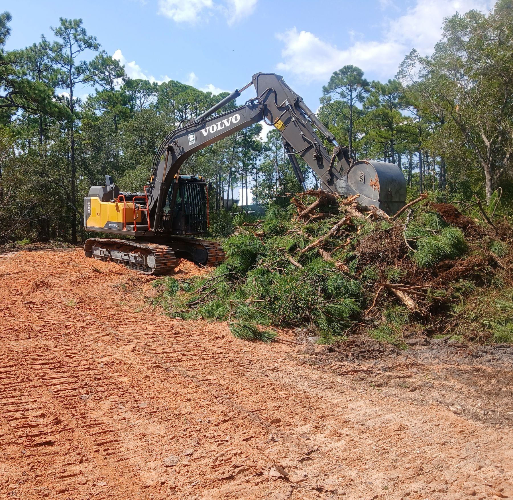 land-clearing-excavator-navarre-florida.jpg