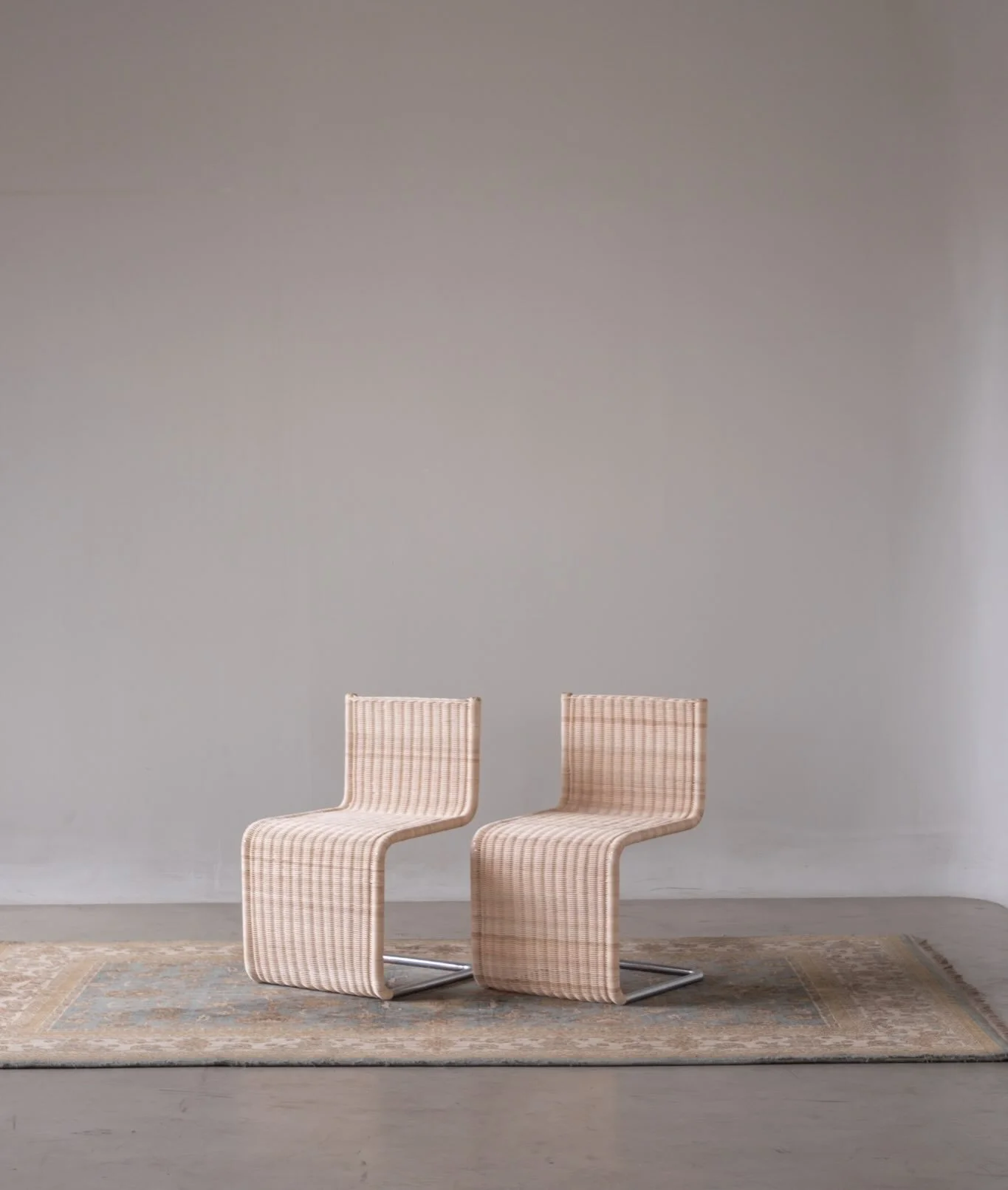 Sillas de bejuco 
50x44x80 cms 
Dos disponibles