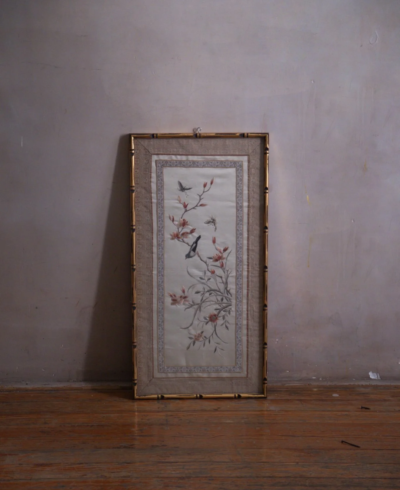 Arte japon&eacute;s bordado
35x68cms 
Uno disponible