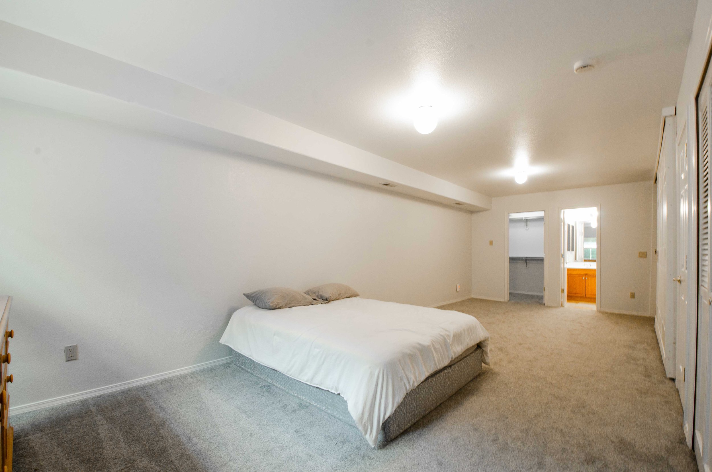 39 Family Room.jpg