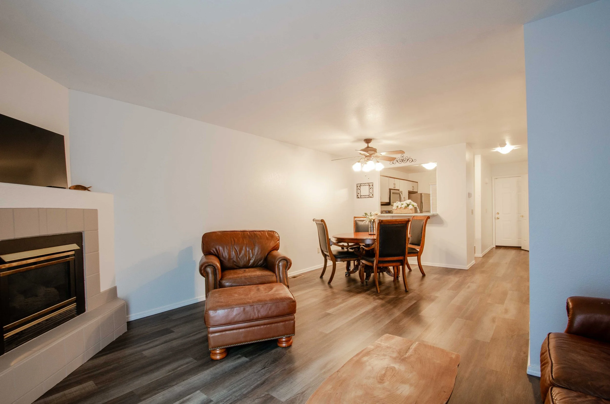 22 Living Room.jpg