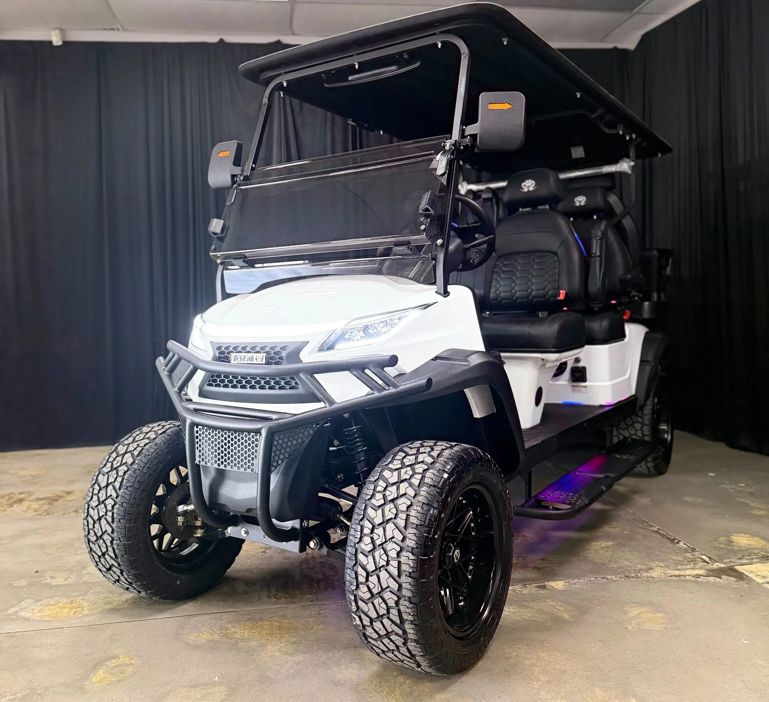 2026 Venom Strike 6 Seater Chameleon White