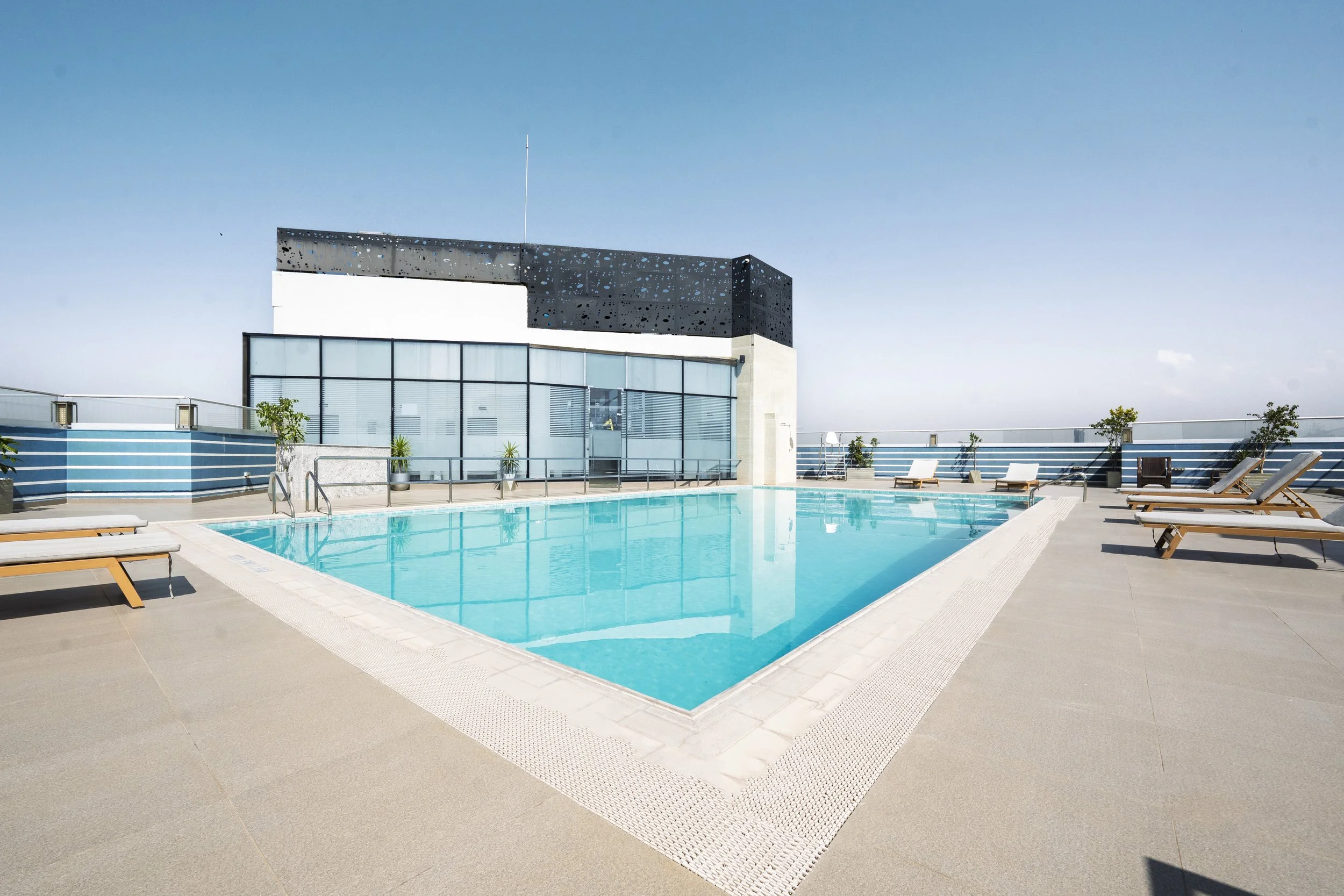 2026- Africana Residence Swimming Pool09.jpg