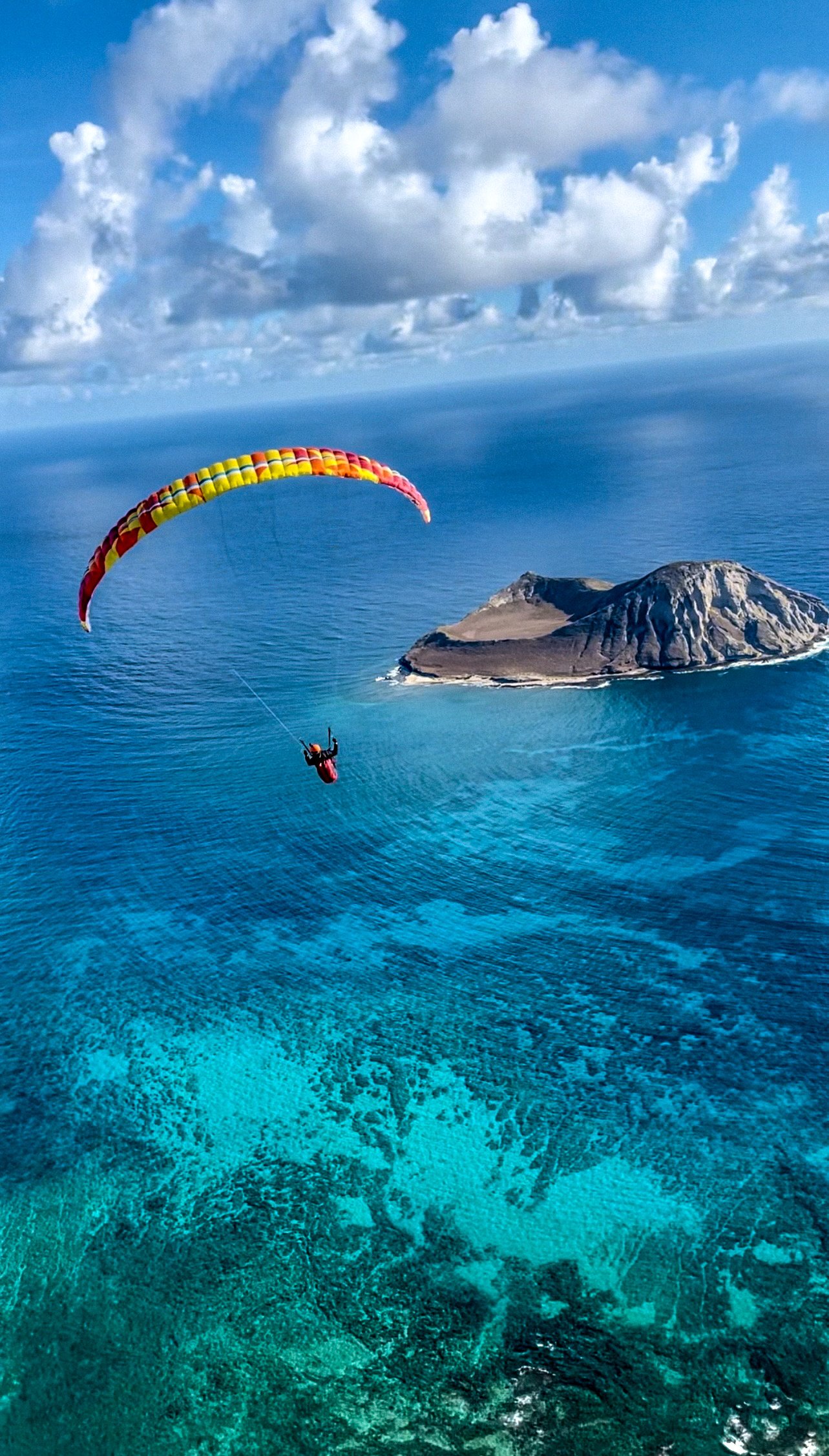 Anthony Paragliding in Oahu, Hawaii