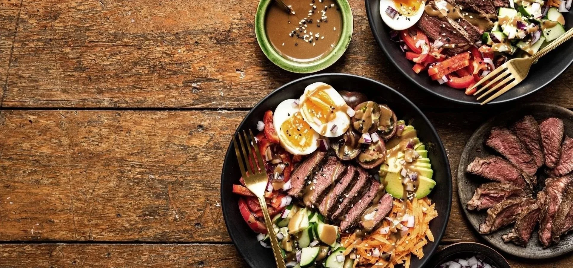 Rump steak rainbow bowl with eggs, mushrooms and vegetables
