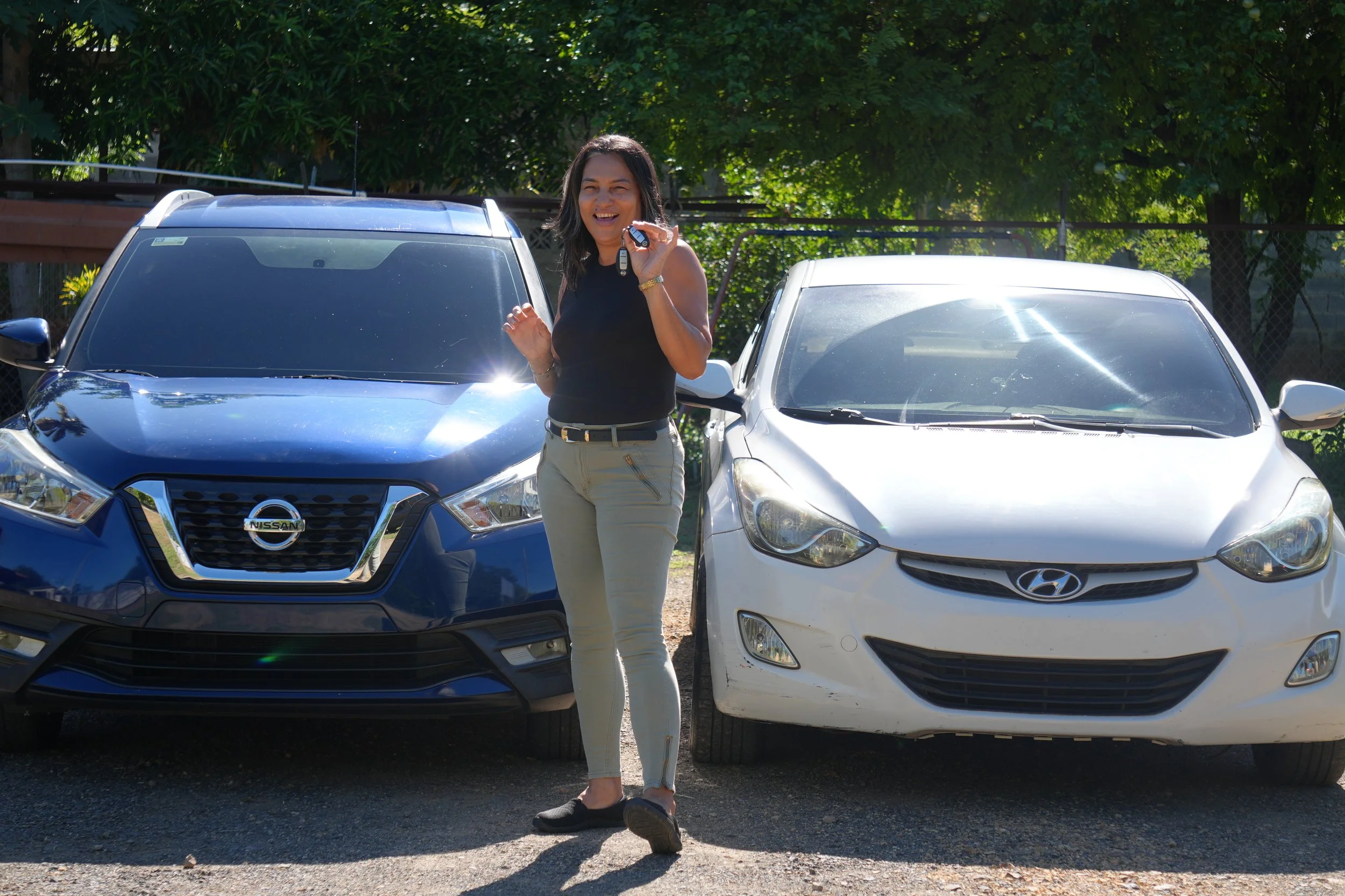 La Sra Lucy renovó su vehículo de forma rápida, segura y conveniente con RCT Motors, ofreciendo su auto como parte del pago.