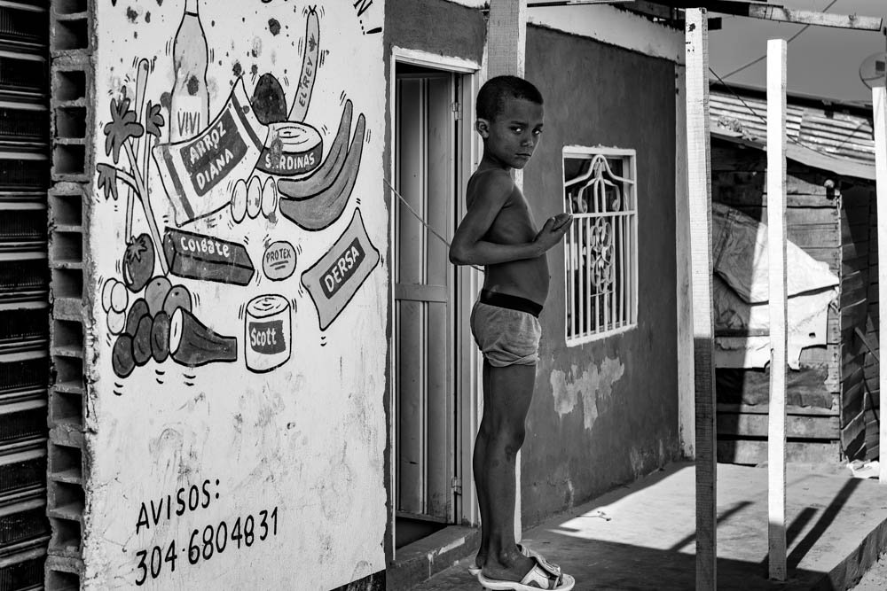 SHIRTLESS BOY, BARRIO NELSON MANDELA.jpg