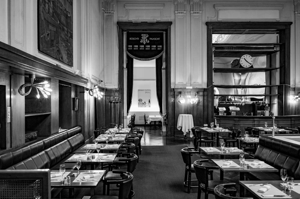 BANHOF BUFFET.jpg