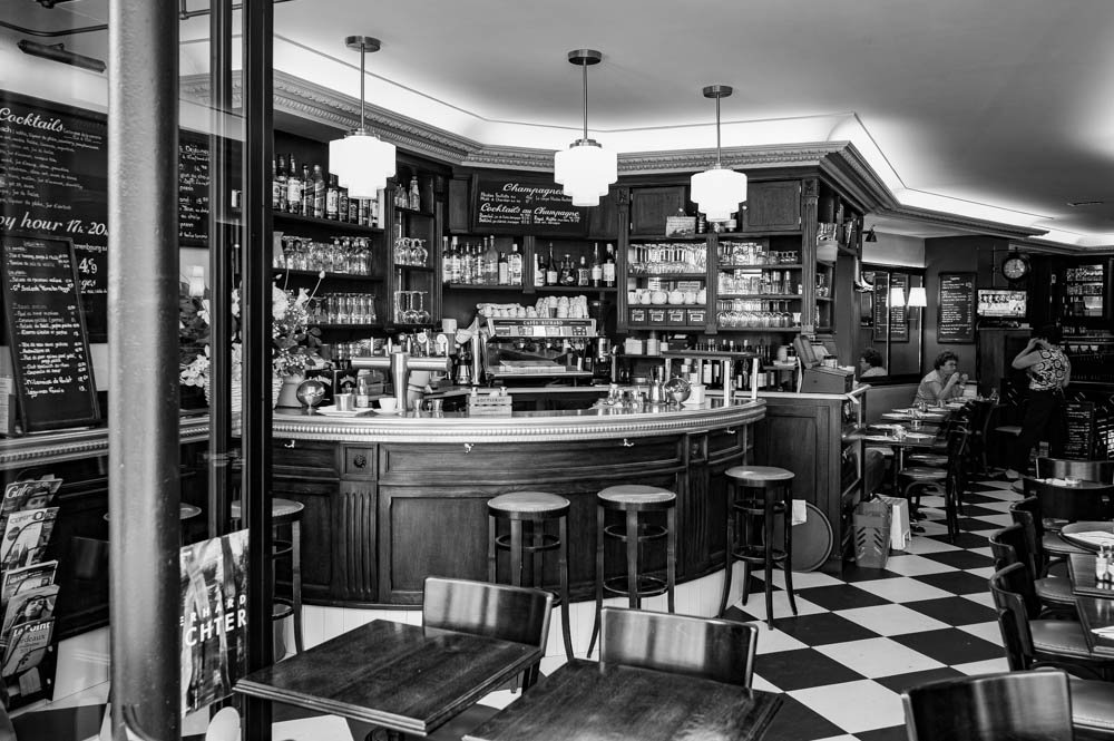 BAR, PARIS.jpg