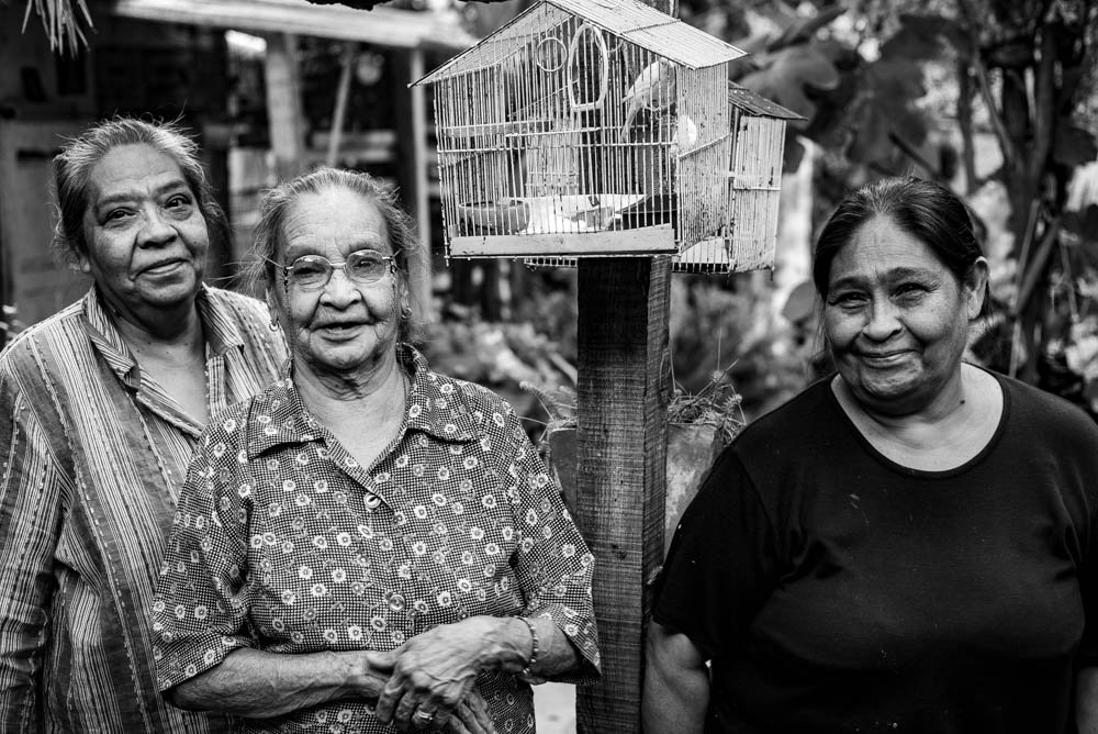 MOTHER & DAUGHTERS, SAN MIGUEL DE ALLENDE.jpg